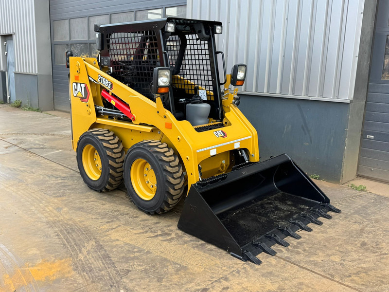 Caterpillar 216B3 - Fadrom: foto 5 Caterpillar 216B3 - Fadrom: foto 5