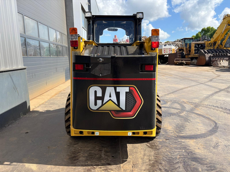 Caterpillar 216B3 - Fadrom: foto 4 Caterpillar 216B3 - Fadrom: foto 4