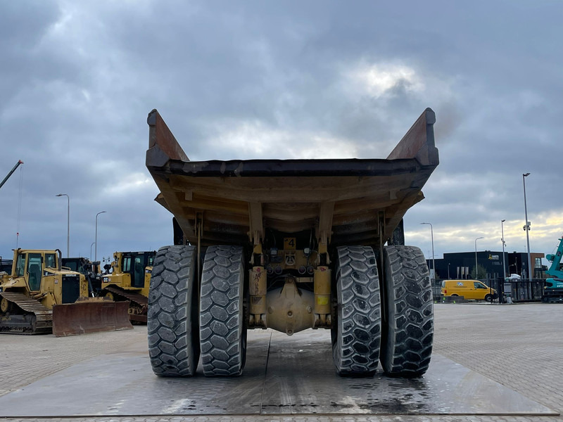 Caterpillar 773B - Shkarkues i palëvizshëm: foto 4 Caterpillar 773B - Shkarkues i palëvizshëm: foto 4