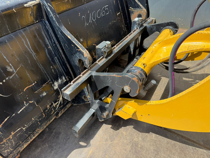 Fadrom me goma Caterpillar 908M CE + EPA: foto 17 Fadrom me goma Caterpillar 908M CE + EPA: foto 17