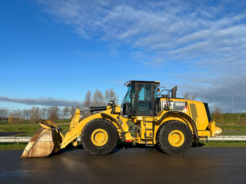 Caterpillar 966M - 3th function - Fadrom me goma: foto 1 Caterpillar 966M - 3th function - Fadrom me goma: foto 1
