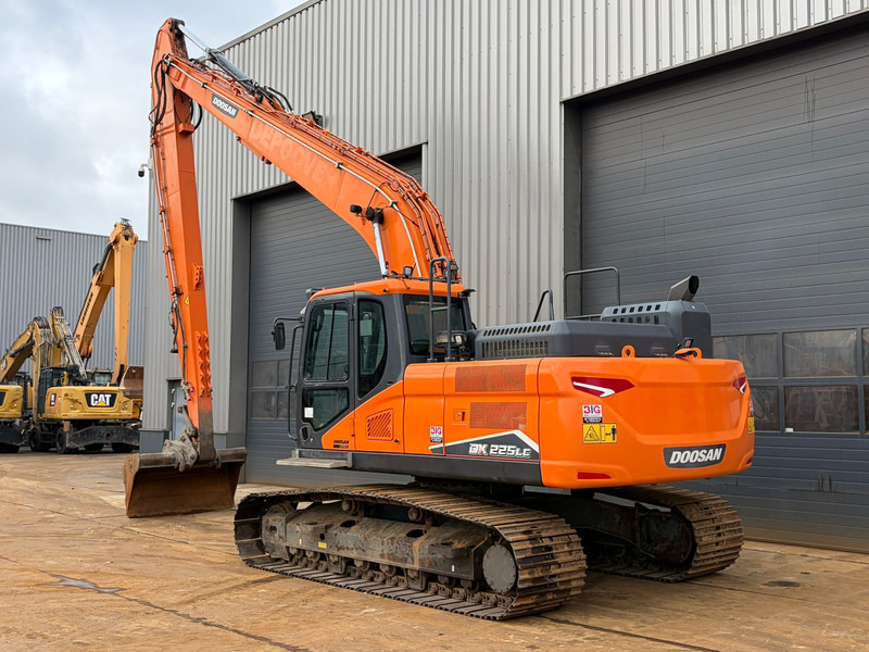 Doosan DX225LC-7 - Ekskavator me zinxhirë: foto 3 Doosan DX225LC-7 - Ekskavator me zinxhirë: foto 3