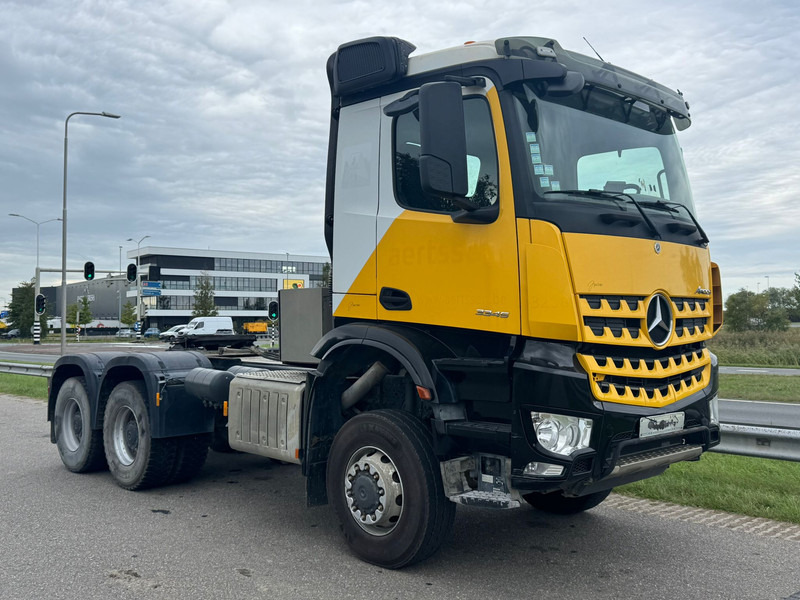 Gjysmë-kamion MERCEDESBENZ AROCS 3345: foto 6
