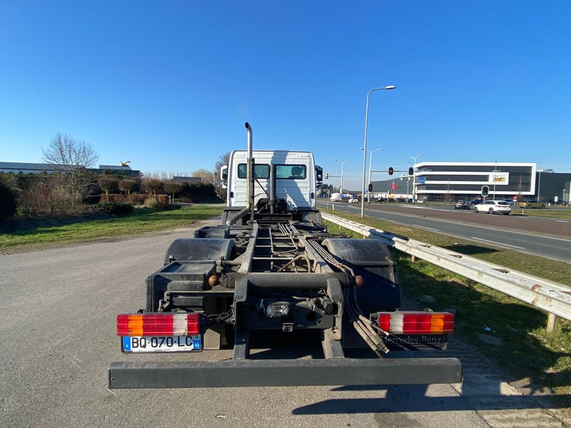 MERCEDESBENZ AXOR 1829 4x2 chassis cab - Kamion kabinë-shasi: foto 5 MERCEDESBENZ AXOR 1829 4x2 chassis cab - Kamion kabinë-shasi: foto 5