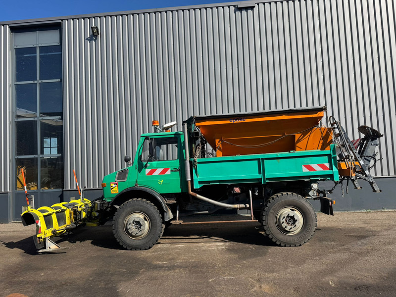 MERCEDESBENZ Unimog U1700 - Makinë fshirëse për rrugët: foto 2 MERCEDESBENZ Unimog U1700 - Makinë fshirëse për rrugët: foto 2