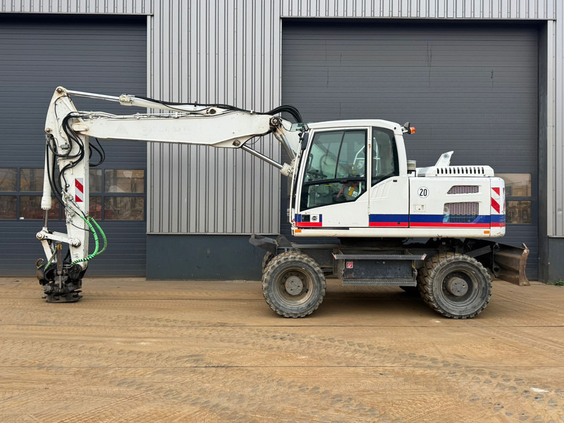 Volvo EW160D - Ekskavator me goma: foto 1 Volvo EW160D - Ekskavator me goma: foto 1