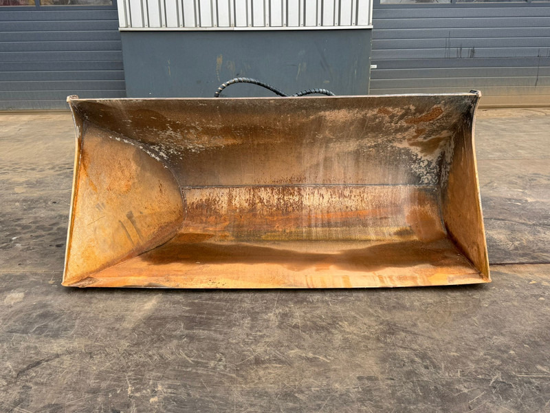 ZFE Side-Tilting bucket - Kovë: foto 1 ZFE Side-Tilting bucket - Kovë: foto 1