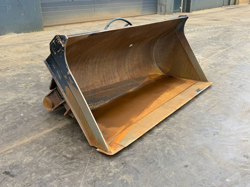 ZFE Side-Tilting bucket - Kovë: foto 2 ZFE Side-Tilting bucket - Kovë: foto 2