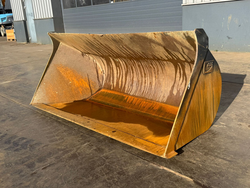 ZFE Side-Tilting bucket for CAT 908 SW - Kovë: foto 1 ZFE Side-Tilting bucket for CAT 908 SW - Kovë: foto 1