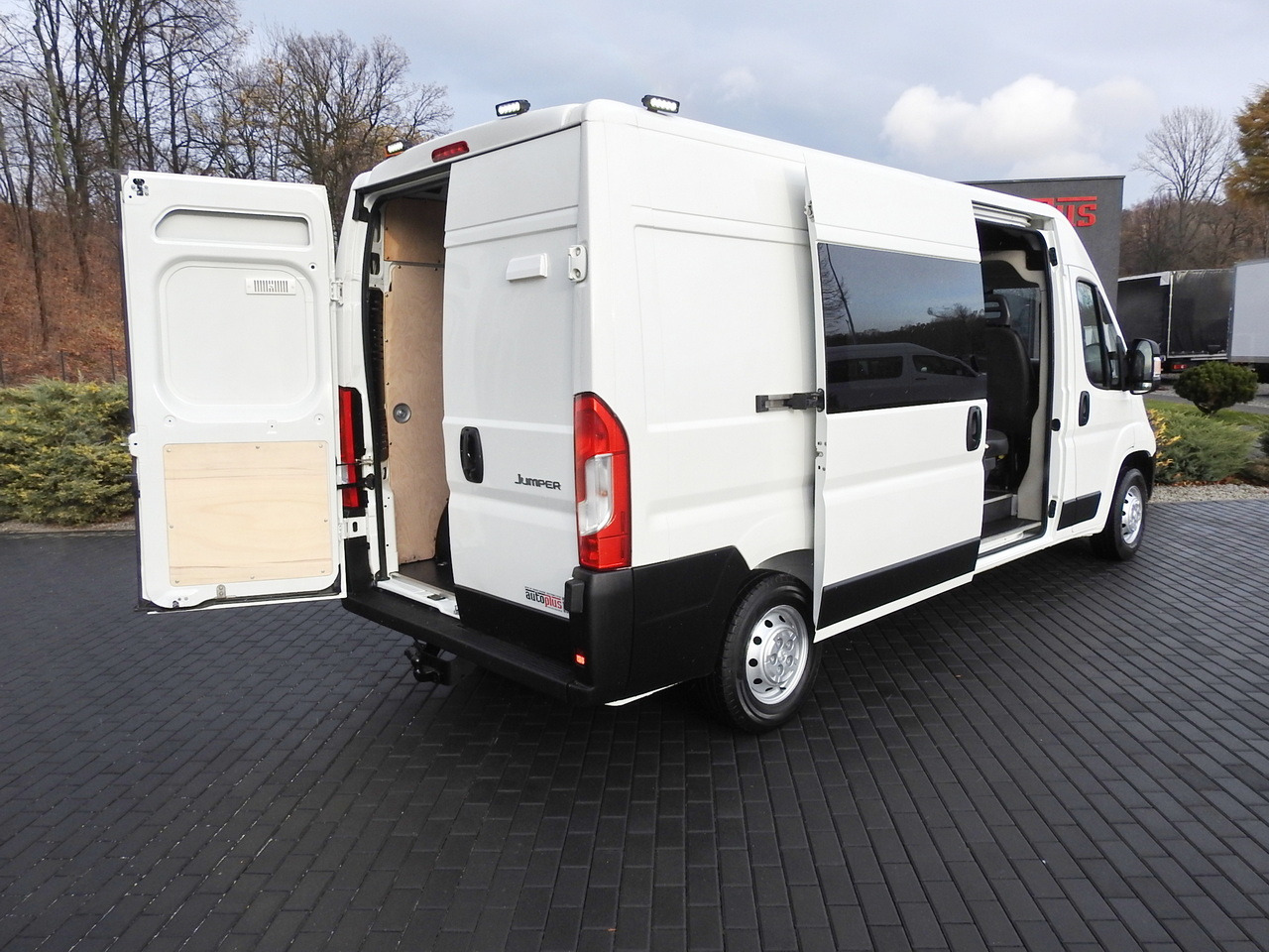 CITROEN JUMPER BOX DELIVERY VAN 6 SEATS AIR CONDITIONING  140HP - Furgon: foto 3 CITROEN JUMPER BOX DELIVERY VAN 6 SEATS AIR CONDITIONING  140HP - Furgon: foto 3