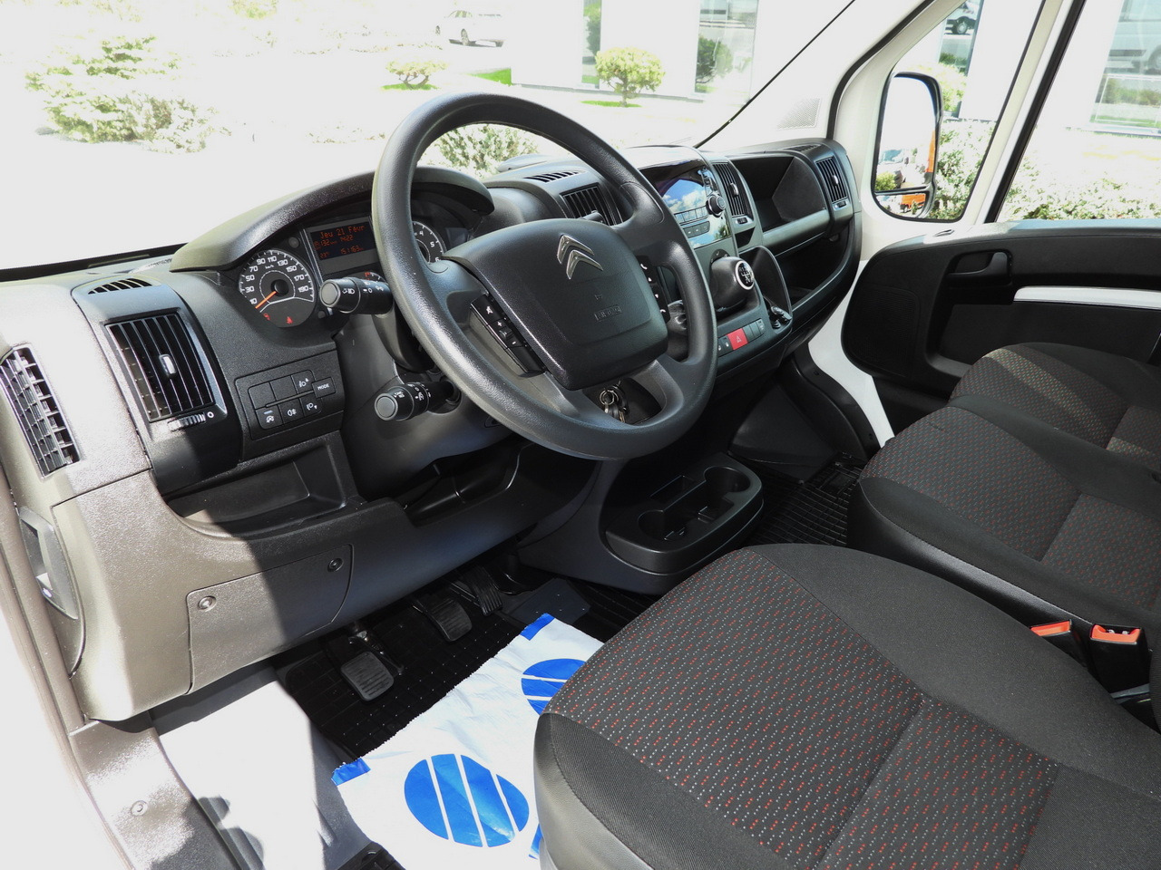 CITROEN JUMPER BOX DELIVERY VAN 7 SEATS CRUISE CONTROL 120HP - Furgon: foto 2 CITROEN JUMPER BOX DELIVERY VAN 7 SEATS CRUISE CONTROL 120HP - Furgon: foto 2