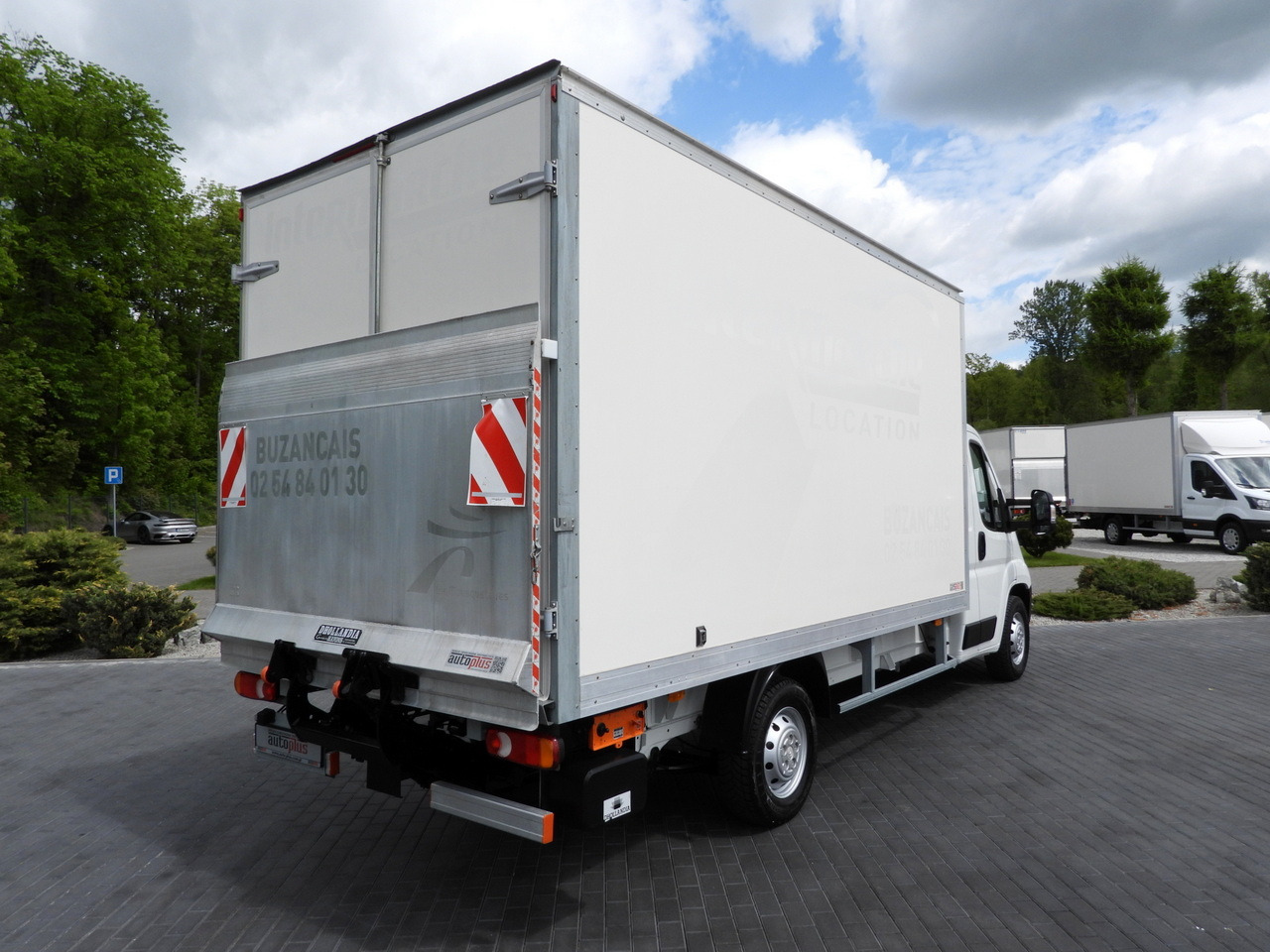 CITROEN JUMPER BOX LIFT 8 PALLETS CRUISE CONTROL NAVIGATION AIR CONDITIONING 165HP - Kamioncine me kontinier: foto 3 CITROEN JUMPER BOX LIFT 8 PALLETS CRUISE CONTROL NAVIGATION AIR CONDITIONING 165HP - Kamioncine me kontinier: foto 3