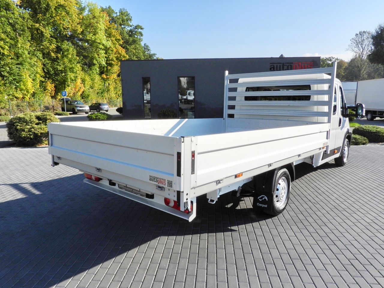 CITROEN JUMPER STAKE BODY DOUBLE CABIN DOKA 7 SEATS PNEUMATICS AIR CONDITIONING 140HP - Kamioncine dopio kabinë: foto 3 CITROEN JUMPER STAKE BODY DOUBLE CABIN DOKA 7 SEATS PNEUMATICS AIR CONDITIONING 140HP - Kamioncine dopio kabinë: foto 3