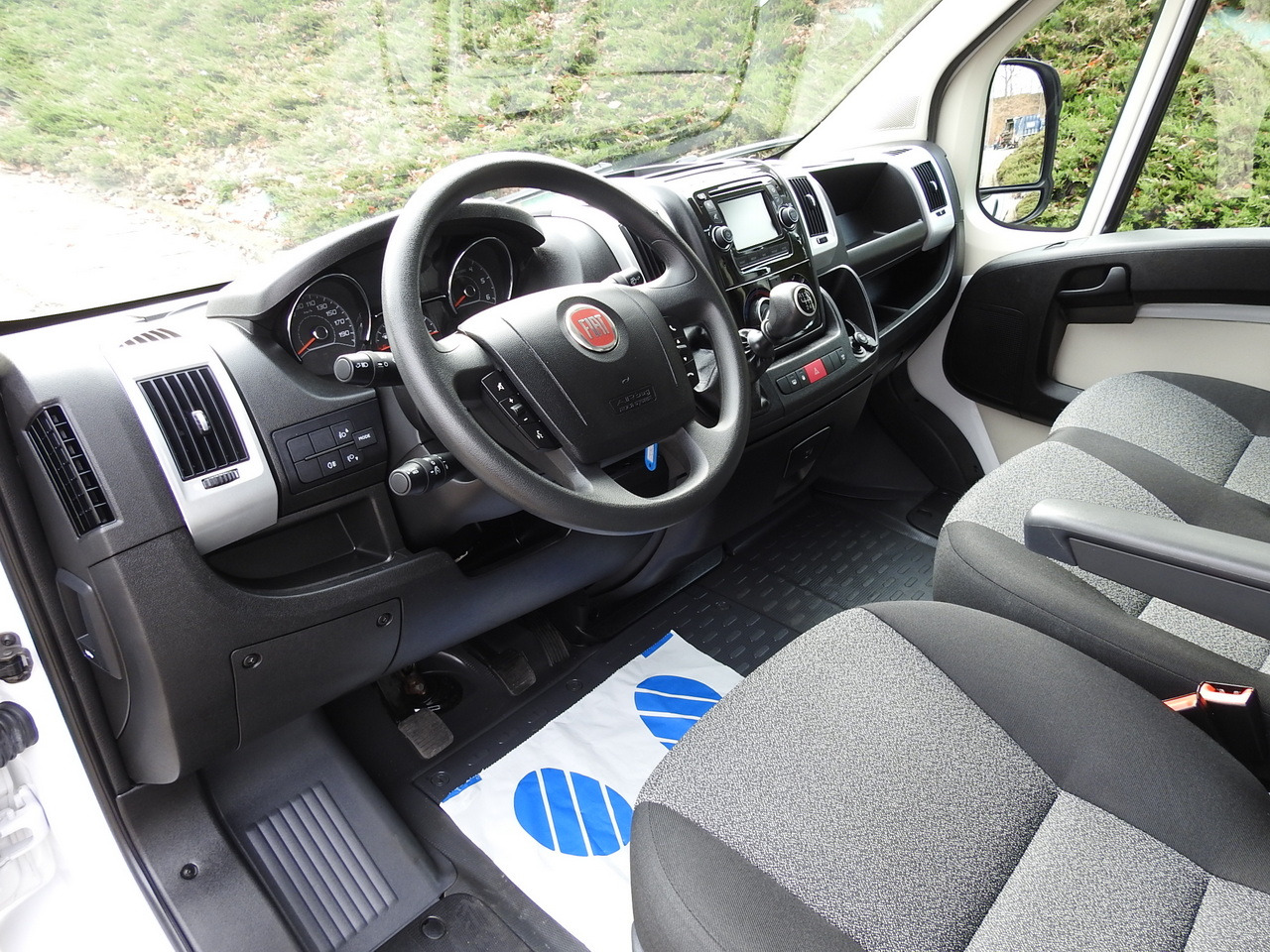 FIAT DUCATO BOX LIFT 8 PALLETS CRUISE CONTROL NAVIGATION AIR CONDITIONING LED LIGHTS 130HP - Kamioncine me kontinier: foto 2 FIAT DUCATO BOX LIFT 8 PALLETS CRUISE CONTROL NAVIGATION AIR CONDITIONING LED LIGHTS 130HP - Kamioncine me kontinier: foto 2