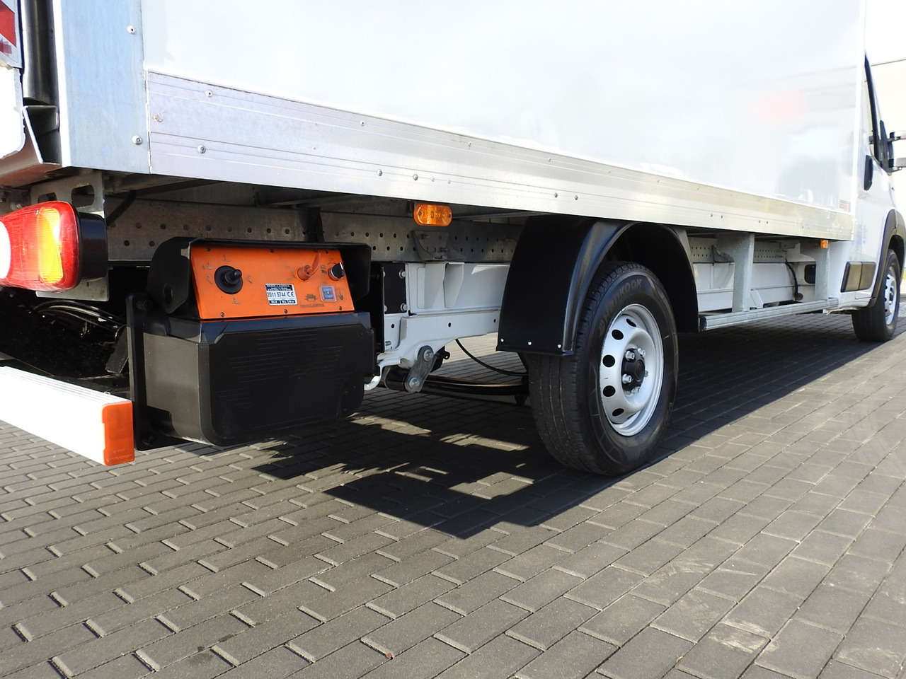 Kamioncine me kontinier FIAT DUCATO  BOX LIFT 8 PALLETS CRUISE CONTROL NAVIGATION LED LIGHTS AIR CONDITIONING  130HP: foto 16