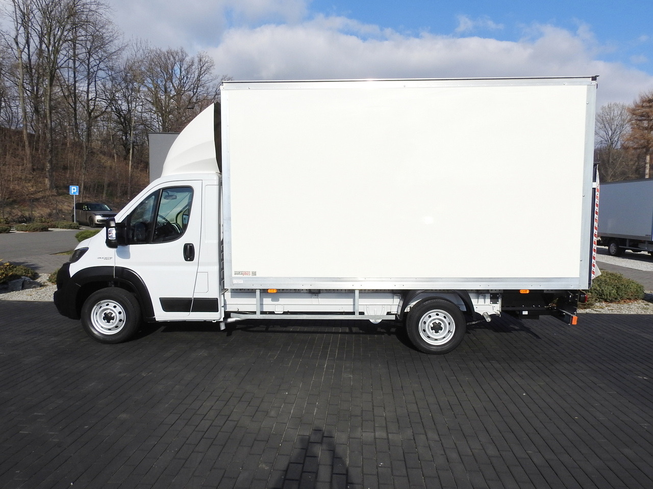 Kamioncine me kontinier FIAT DUCATO  BOX LIFT 8 PALLETS CRUISE CONTROL NAVIGATION LED LIGHTS AIR CONDITIONING  130HP: foto 8
