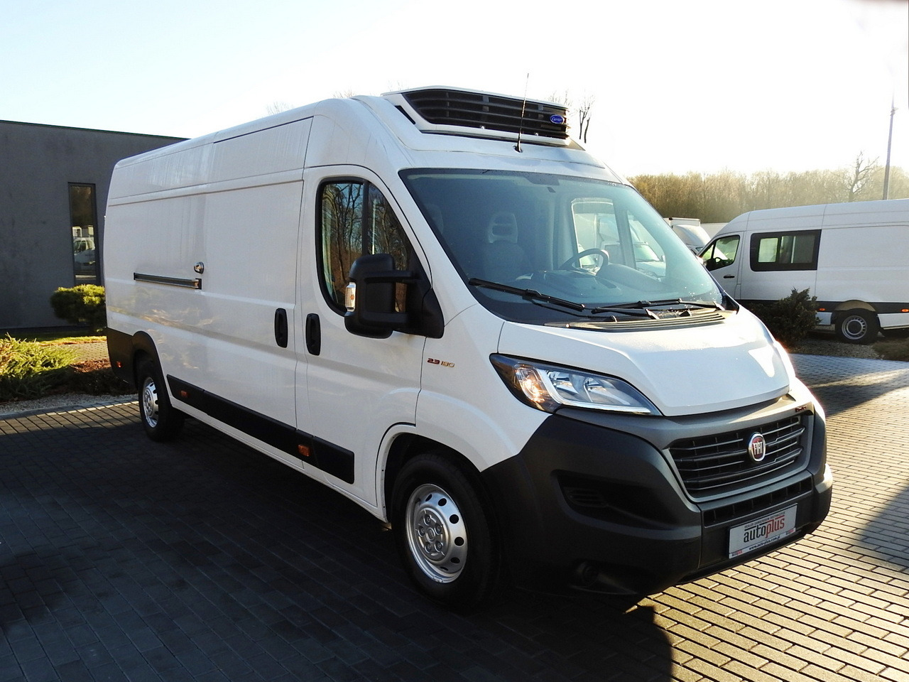 FIAT DUCATO REFRIGERATOR VAN -10*C POWER SUPPLY 230V AIR CONDITIONING 175HP - Furgon frigorifer: foto 4 FIAT DUCATO REFRIGERATOR VAN -10*C POWER SUPPLY 230V AIR CONDITIONING 175HP - Furgon frigorifer: foto 4
