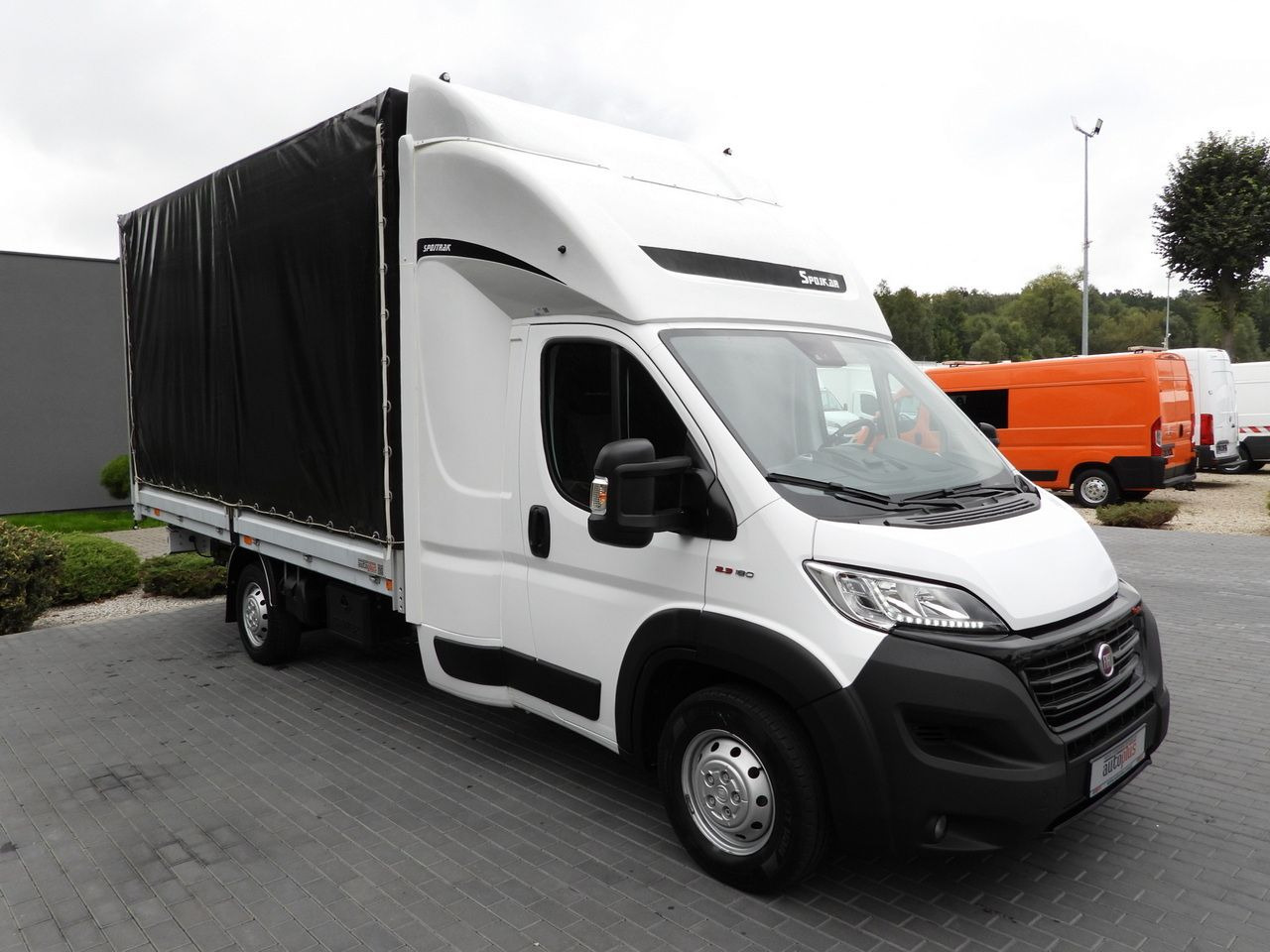 FIAT DUCATO TARPAULIN 9 PALLETS CRUISE CONTROL LED LIGHTS PNEUMATICS AIR CONDITIONING 180HP - Kamioncine me tendë: foto 4 FIAT DUCATO TARPAULIN 9 PALLETS CRUISE CONTROL LED LIGHTS PNEUMATICS AIR CONDITIONING 180HP - Kamioncine me tendë: foto 4
