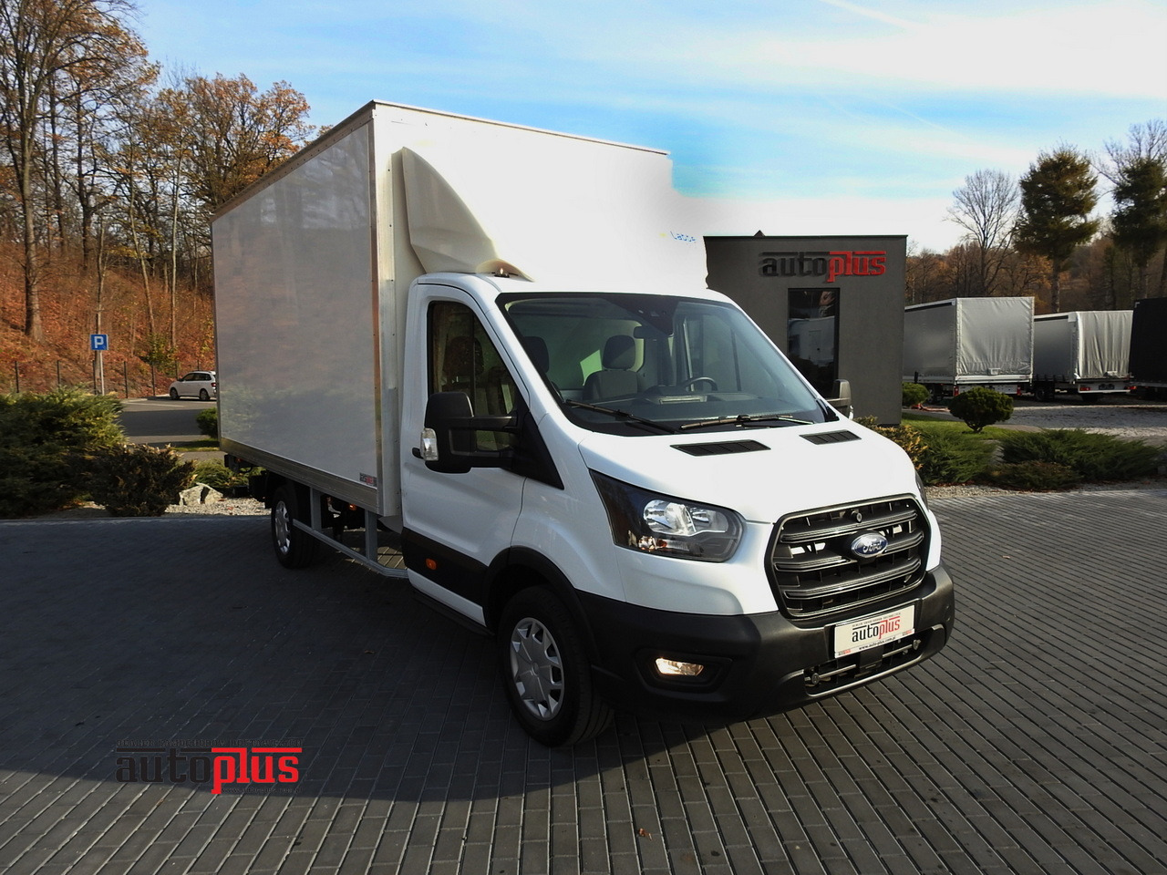 FORD TRANSIT BOX LIFT 8 PALLETS CRUISE CONTROL AIR CONDITIONING 130HP - Kamioncine me kontinier: foto 1 FORD TRANSIT BOX LIFT 8 PALLETS CRUISE CONTROL AIR CONDITIONING 130HP - Kamioncine me kontinier: foto 1