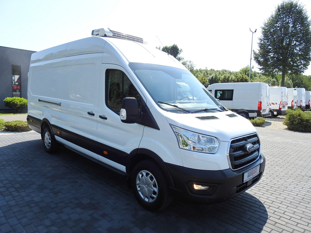 FORD TRANSIT REFRIGERATOR VAN 0*C HEATING FUNCTION CRUISE CONTROL AIR CONDITIONING LED LIGHTS 130HP - Furgon frigorifer: foto 4 FORD TRANSIT REFRIGERATOR VAN 0*C HEATING FUNCTION CRUISE CONTROL AIR CONDITIONING LED LIGHTS 130HP - Furgon frigorifer: foto 4