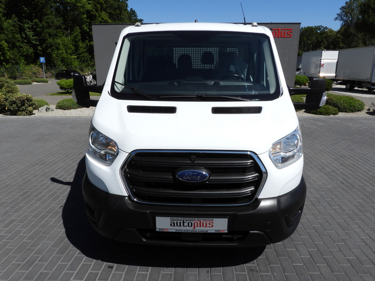 FORD TRANSIT STAKE BODY DOUBLE CABIN DOKA 7 SEATS TWIN WHEELS AIR CONDITIONING 130HP - Kamioncine dopio kabinë: foto 5 FORD TRANSIT STAKE BODY DOUBLE CABIN DOKA 7 SEATS TWIN WHEELS AIR CONDITIONING 130HP - Kamioncine dopio kabinë: foto 5