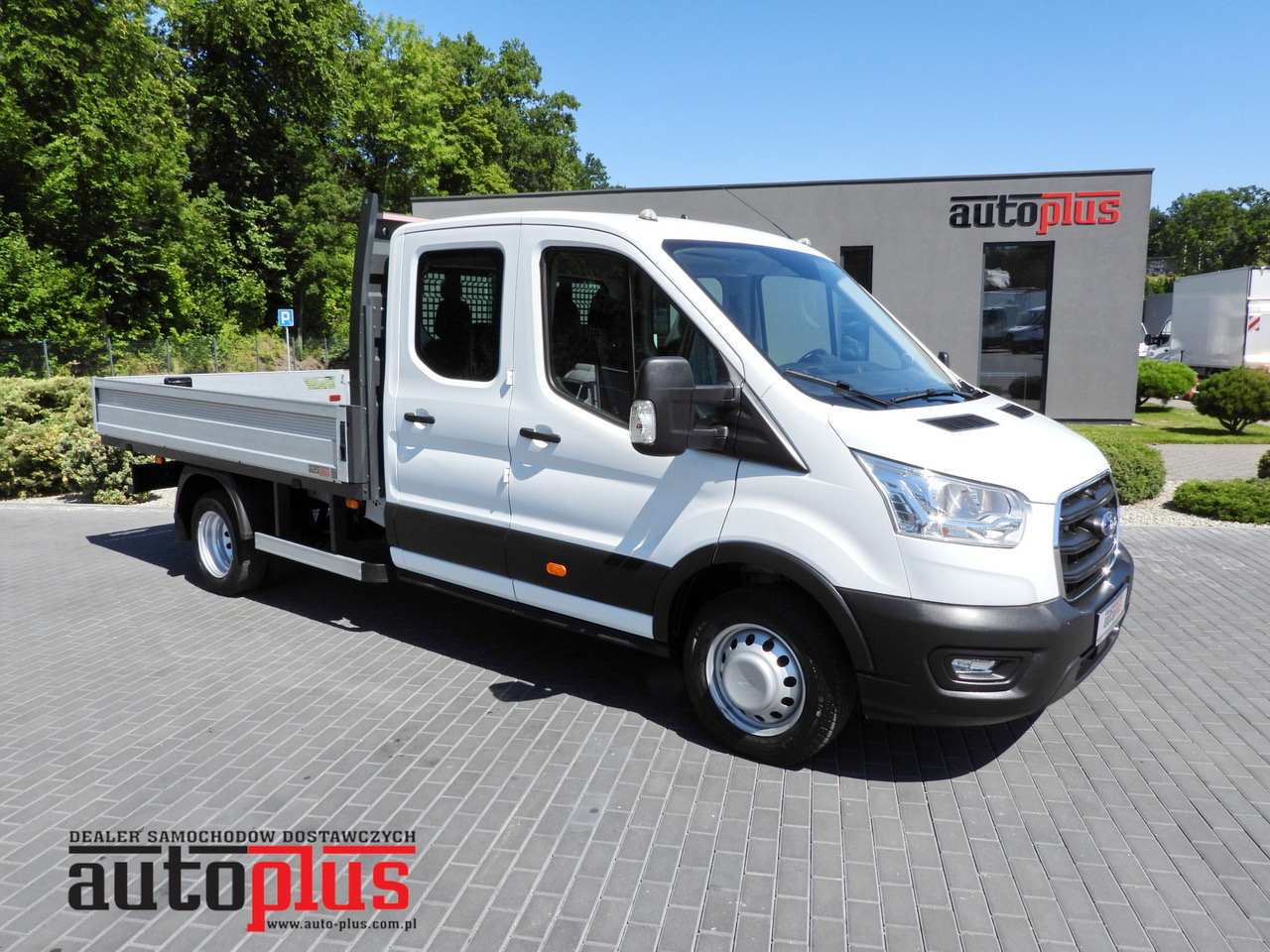 FORD TRANSIT STAKE BODY DOUBLE CABIN DOKA 7 SEATS TWIN WHEELS AIR CONDITIONING 130HP - Kamioncine dopio kabinë: foto 1 FORD TRANSIT STAKE BODY DOUBLE CABIN DOKA 7 SEATS TWIN WHEELS AIR CONDITIONING 130HP - Kamioncine dopio kabinë: foto 1