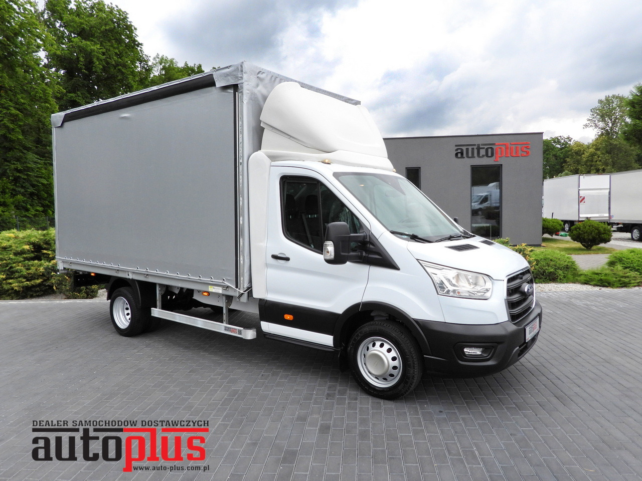 FORD TRANSIT TARPAULIN 8 PALLETS CRUISE CONTROL LED LIGHTS TWIN WHEELS AIR CONDITIONING 130HP - Kamioncine me tendë: foto 1 FORD TRANSIT TARPAULIN 8 PALLETS CRUISE CONTROL LED LIGHTS TWIN WHEELS AIR CONDITIONING 130HP - Kamioncine me tendë: foto 1