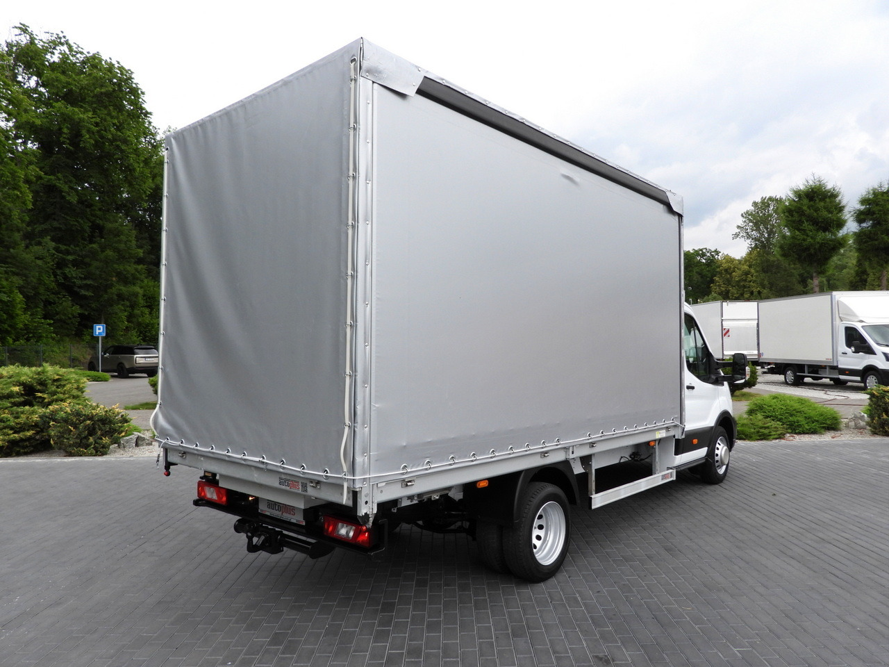 FORD TRANSIT TARPAULIN 8 PALLETS CRUISE CONTROL LED LIGHTS TWIN WHEELS AIR CONDITIONING 130HP - Kamioncine me tendë: foto 3 FORD TRANSIT TARPAULIN 8 PALLETS CRUISE CONTROL LED LIGHTS TWIN WHEELS AIR CONDITIONING 130HP - Kamioncine me tendë: foto 3
