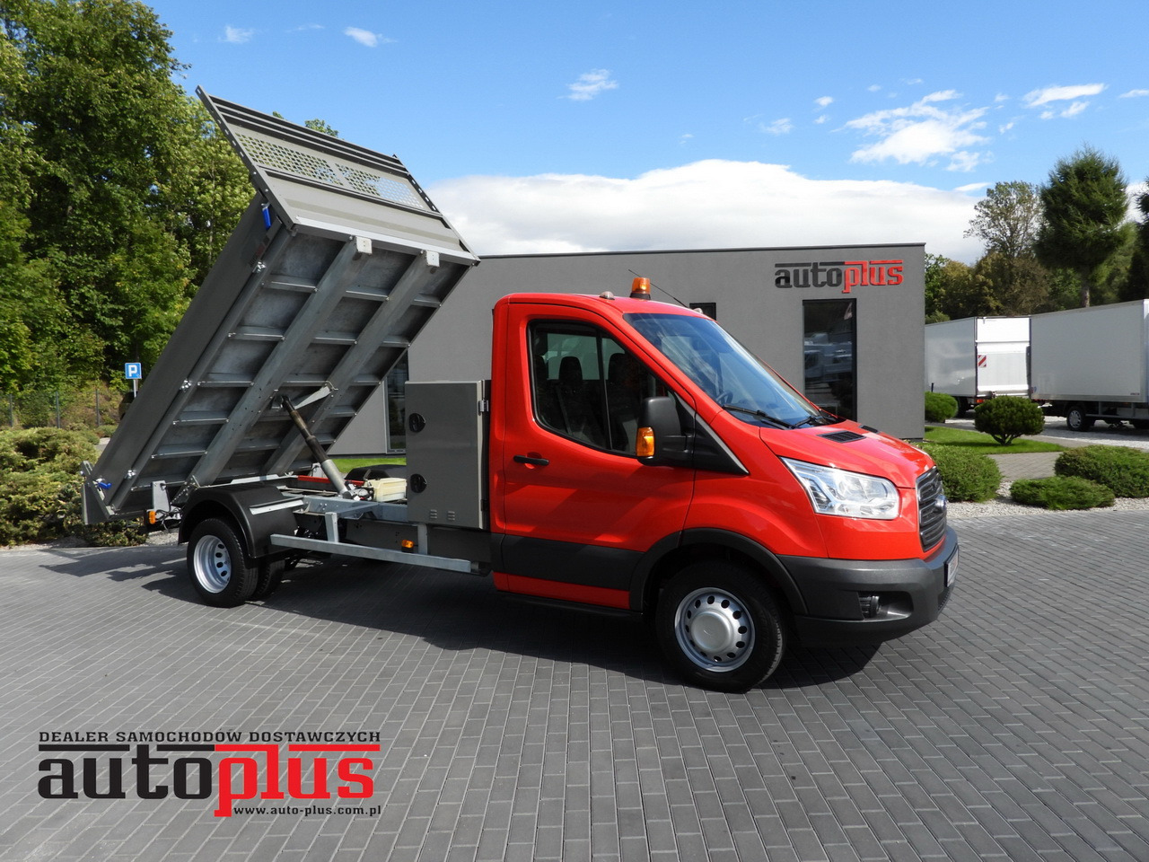 FORD TRANSIT TIPPER CRUISE CONTROL LED LIGHTS TWIN WHEELS AIR CONDITIONING 170HP - Kamioncine vetëshkarkuese: foto 1 FORD TRANSIT TIPPER CRUISE CONTROL LED LIGHTS TWIN WHEELS AIR CONDITIONING 170HP - Kamioncine vetëshkarkuese: foto 1