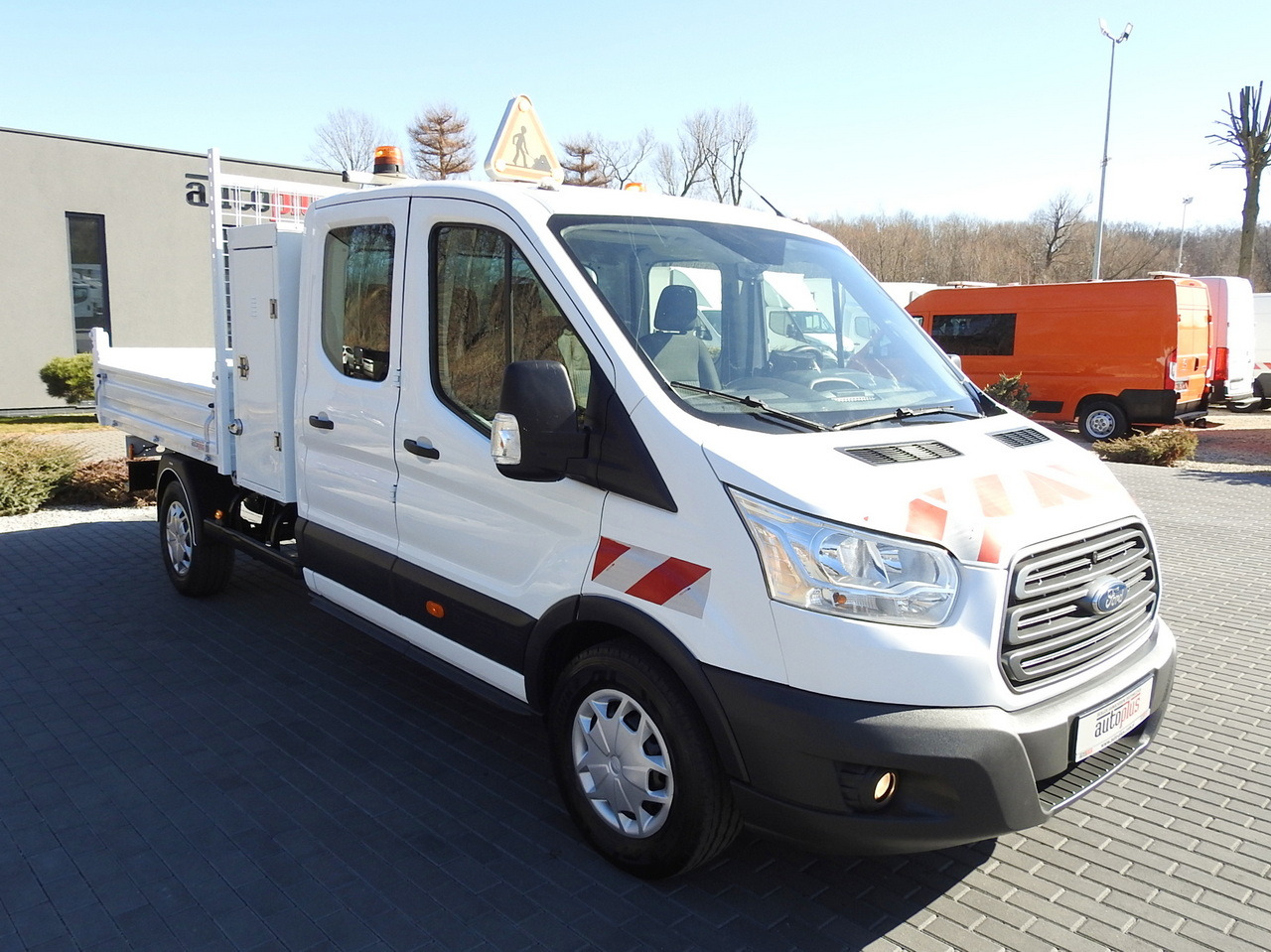 FORD TRANSIT TIPPER DOUBLE CABIN DOKA 6 SEATS CRUISE CONTROL AIR CONDITIONING 130HP - Kamioncine vetëshkarkuese: foto 4 FORD TRANSIT TIPPER DOUBLE CABIN DOKA 6 SEATS CRUISE CONTROL AIR CONDITIONING 130HP - Kamioncine vetëshkarkuese: foto 4