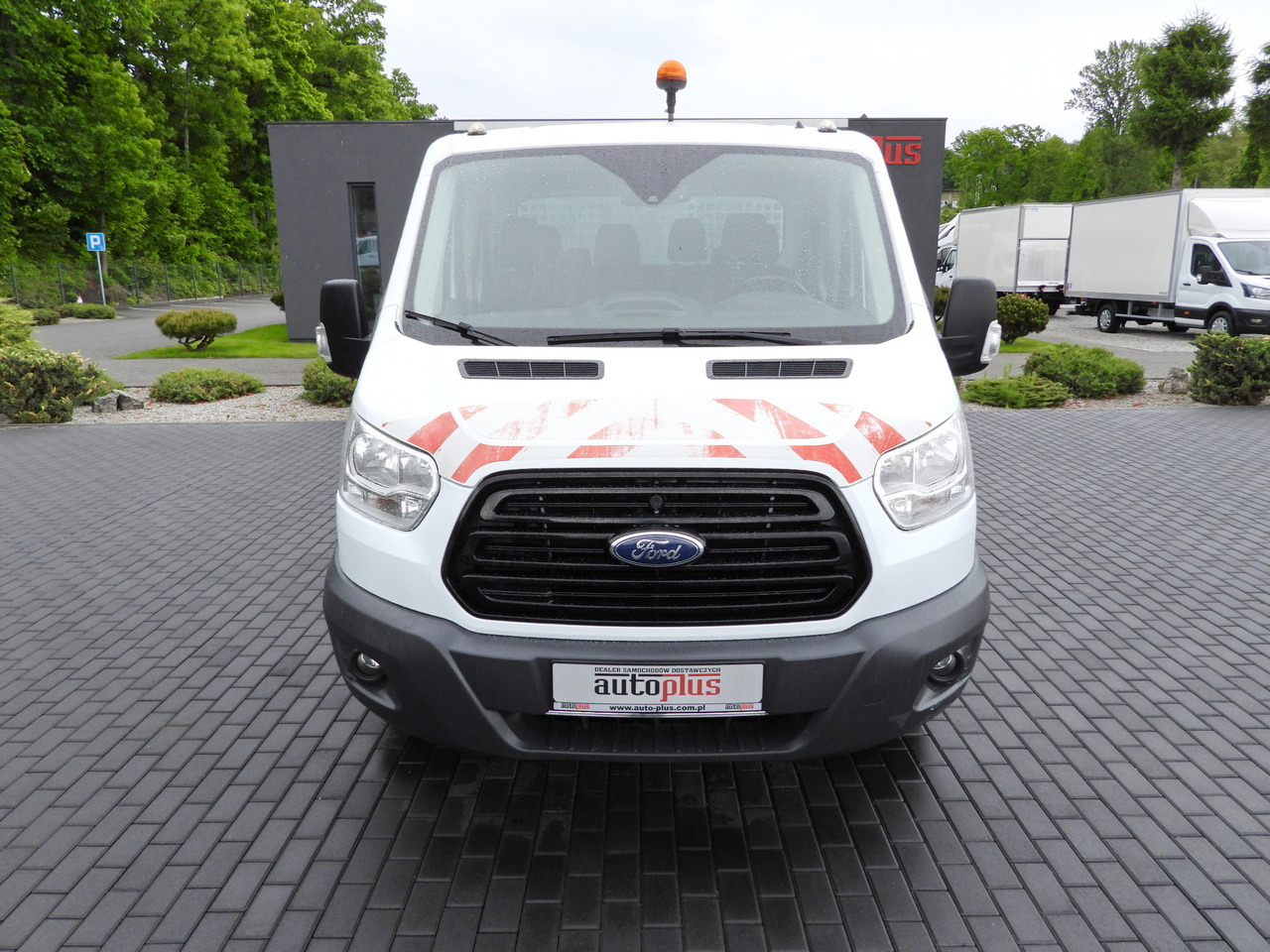 FORD TRANSIT TIPPER DOUBLE CABIN DOKA 6 SEATS CRUISE CONTROL AIR CONDITIONING TWIN WHEELS 170HP - Kamioncine vetëshkarkuese: foto 5 FORD TRANSIT TIPPER DOUBLE CABIN DOKA 6 SEATS CRUISE CONTROL AIR CONDITIONING TWIN WHEELS 170HP - Kamioncine vetëshkarkuese: foto 5