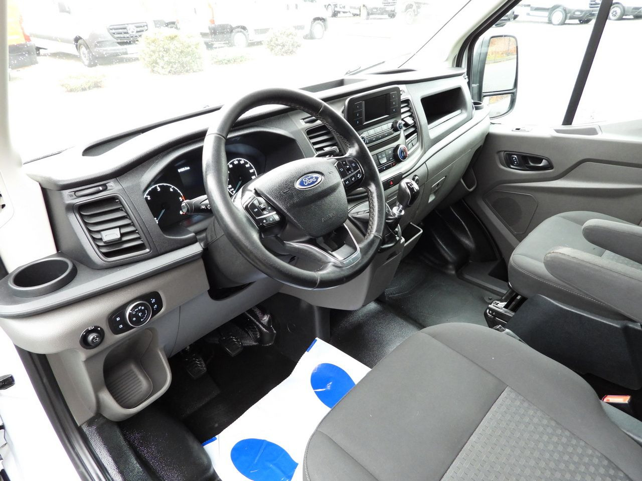 FORD TRANSIT TIPPER DOUBLE CABIN DOKA 6 SEATS CRUISE CONTROL LED LIGHTS TWIN WHEELS AIR CONDITIONING 170HP - Kamioncine vetëshkarkuese: foto 2 FORD TRANSIT TIPPER DOUBLE CABIN DOKA 6 SEATS CRUISE CONTROL LED LIGHTS TWIN WHEELS AIR CONDITIONING 170HP - Kamioncine vetëshkarkuese: foto 2