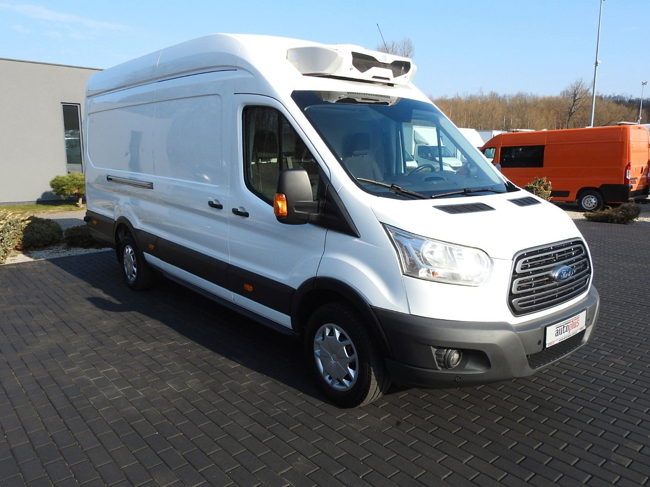 Ford TRANSIT KÜHLKASTENWAGEN 0*C HEIZFUNKTION TEMP. - Furgon frigorifer: foto 4 Ford TRANSIT KÜHLKASTENWAGEN 0*C HEIZFUNKTION TEMP. - Furgon frigorifer: foto 4