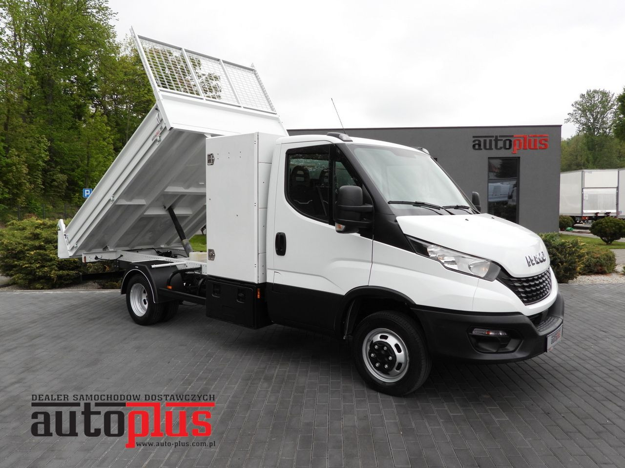 IVECO DAILY 35C14 TIPPER CRUISE CONTROL TWIN WHEELS 140HP - Kamioncine vetëshkarkuese: foto 1 IVECO DAILY 35C14 TIPPER CRUISE CONTROL TWIN WHEELS 140HP - Kamioncine vetëshkarkuese: foto 1