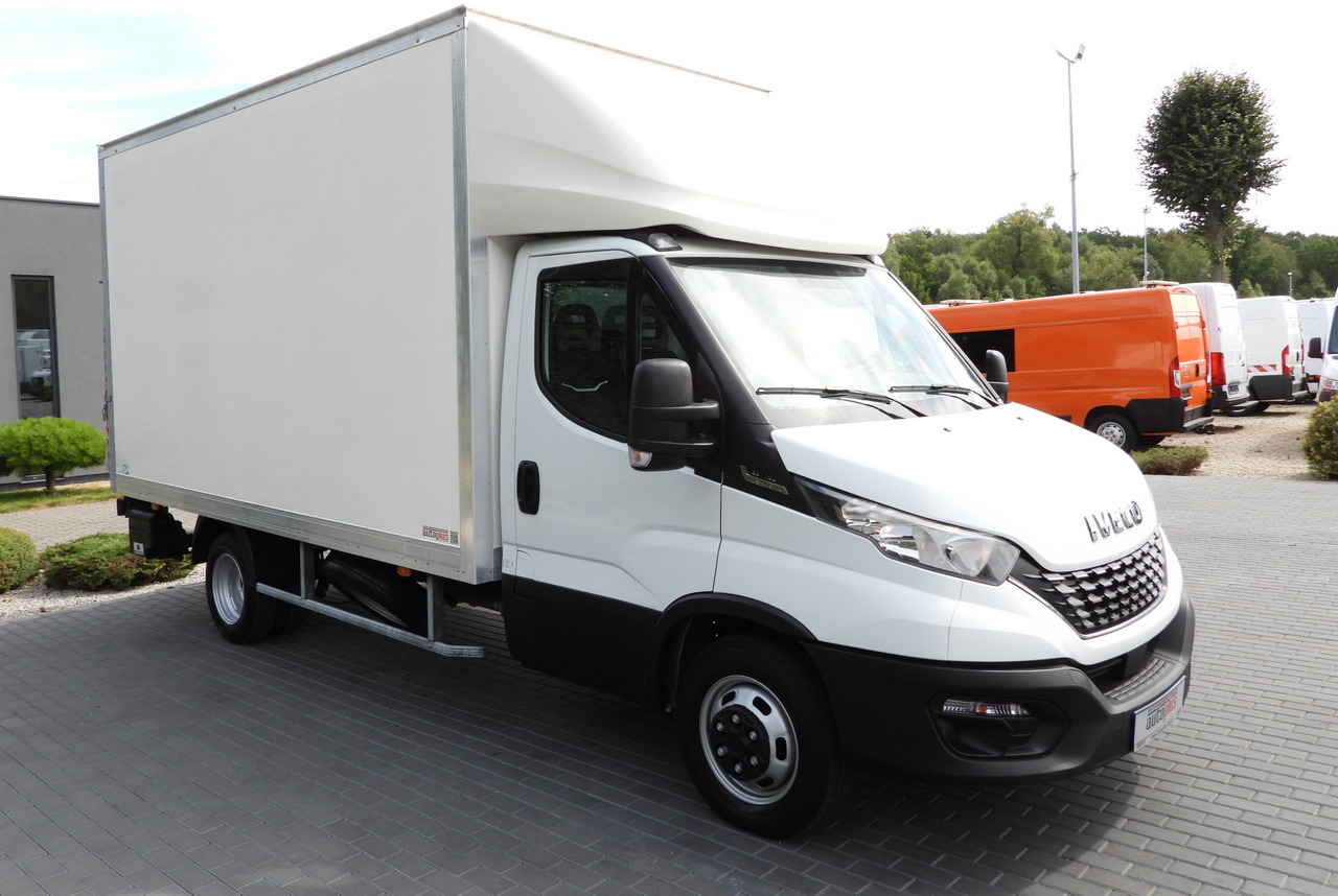IVECO DAILY 35C16 BOX LIFT 8 PALLETS CRUISE CONTROL AUTOMATIC TRANSMISSION HI-MATIC TWIN WHEELS AIR CONDITIONING 160HP - Kamioncine me kontinier: foto 4 IVECO DAILY 35C16 BOX LIFT 8 PALLETS CRUISE CONTROL AUTOMATIC TRANSMISSION HI-MATIC TWIN WHEELS AIR CONDITIONING 160HP - Kamioncine me kontinier: foto 4