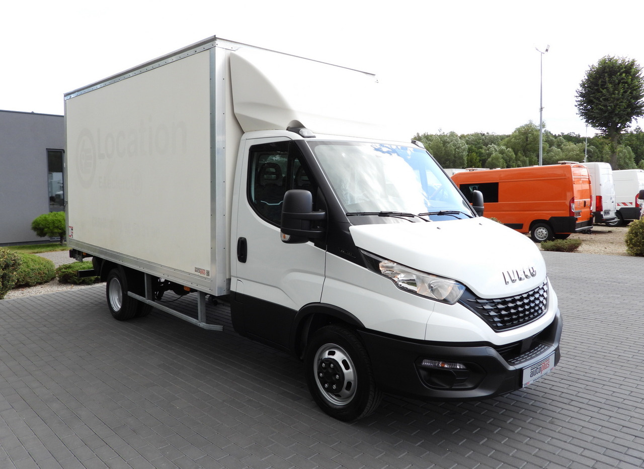 IVECO DAILY 35C16 BOX LIFT 8 PALLETS CRUISE CONTROL TWIN WHEELS AIR CONDITIONING 160HP - Kamioncine me kontinier: foto 4 IVECO DAILY 35C16 BOX LIFT 8 PALLETS CRUISE CONTROL TWIN WHEELS AIR CONDITIONING 160HP - Kamioncine me kontinier: foto 4
