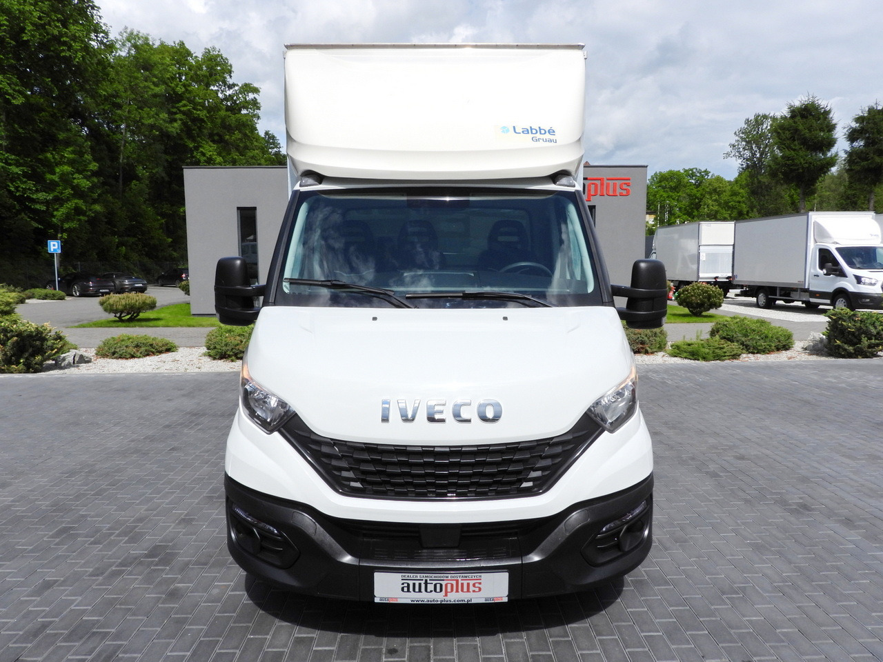IVECO DAILY 35C16 BOX LIFT 8 PALLETS CRUISE CONTROL TWIN WHEELS AIR CONDITIONING 160HP - Kamioncine me kontinier: foto 5 IVECO DAILY 35C16 BOX LIFT 8 PALLETS CRUISE CONTROL TWIN WHEELS AIR CONDITIONING 160HP - Kamioncine me kontinier: foto 5