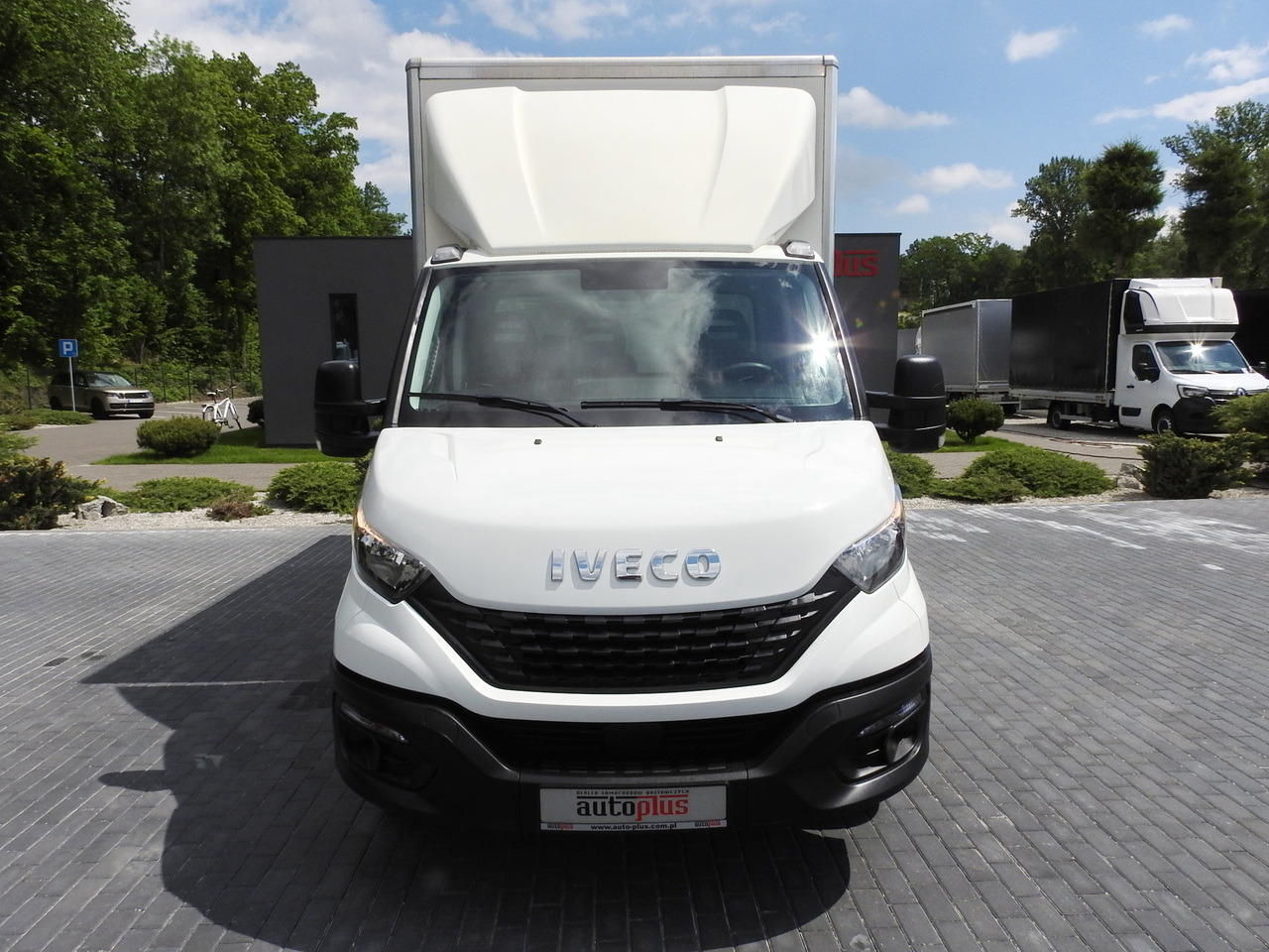 IVECO DAILY 35S14 8 PALLETS CRUISE CONTROL TWIN WHEELS AIR CONDITIONING 140HP - Kamioncine me kontinier: foto 5 IVECO DAILY 35S14 8 PALLETS CRUISE CONTROL TWIN WHEELS AIR CONDITIONING 140HP - Kamioncine me kontinier: foto 5