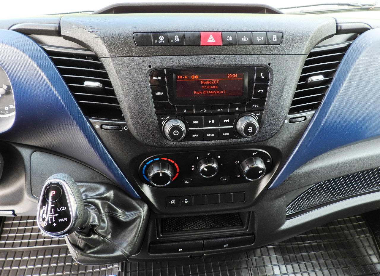 Furgon frigorifer IVECO DAILY 35S14 REFRIGERATOR VAN -10*C POWER SUPPLY 230V CRUISE CONTROL AUTOMATIC TRANSMISSION HI-MATIC AIR CONDITIONING 140HP: foto 43 Furgon frigorifer IVECO DAILY 35S14 REFRIGERATOR VAN -10*C POWER SUPPLY 230V CRUISE CONTROL AUTOMATIC TRANSMISSION HI-MATIC AIR CONDITIONING 140HP: foto 43