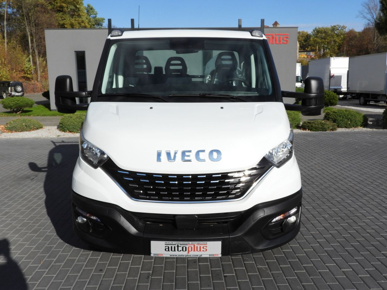 IVECO DAILY 35S14 STAKE BODY 8 PALLETS CRUISE CONTROL AIR CONDITIONING  140HP - Kamioncine me karroceri: foto 5 IVECO DAILY 35S14 STAKE BODY 8 PALLETS CRUISE CONTROL AIR CONDITIONING  140HP - Kamioncine me karroceri: foto 5
