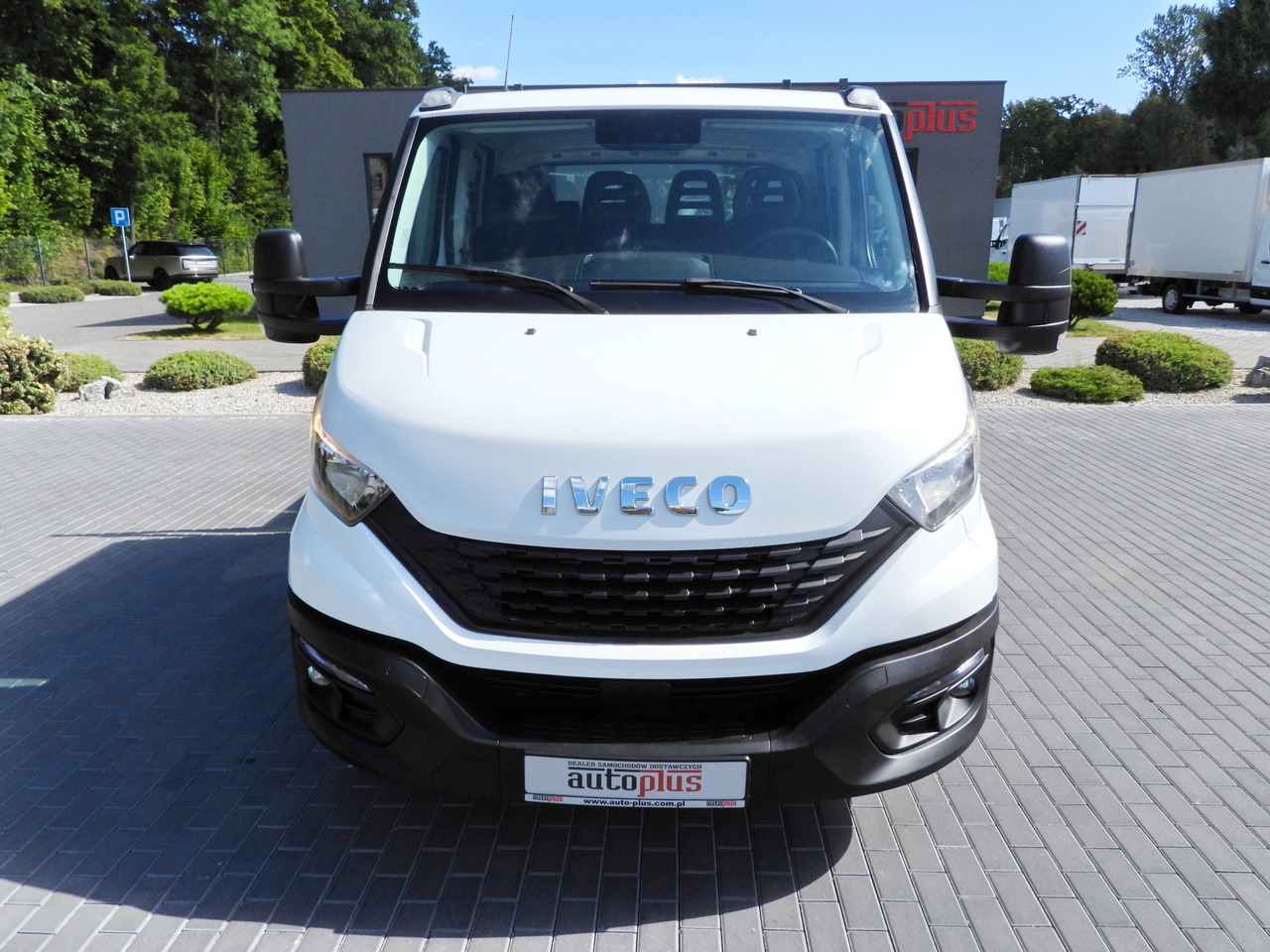 IVECO DAILY 35S14 STAKE BODY DOUBLE CABIN DOKA 7 SEATS CRUISE CONTROL AIR CONDITIONING 135HP - Kamioncine me karroceri: foto 5 IVECO DAILY 35S14 STAKE BODY DOUBLE CABIN DOKA 7 SEATS CRUISE CONTROL AIR CONDITIONING 135HP - Kamioncine me karroceri: foto 5