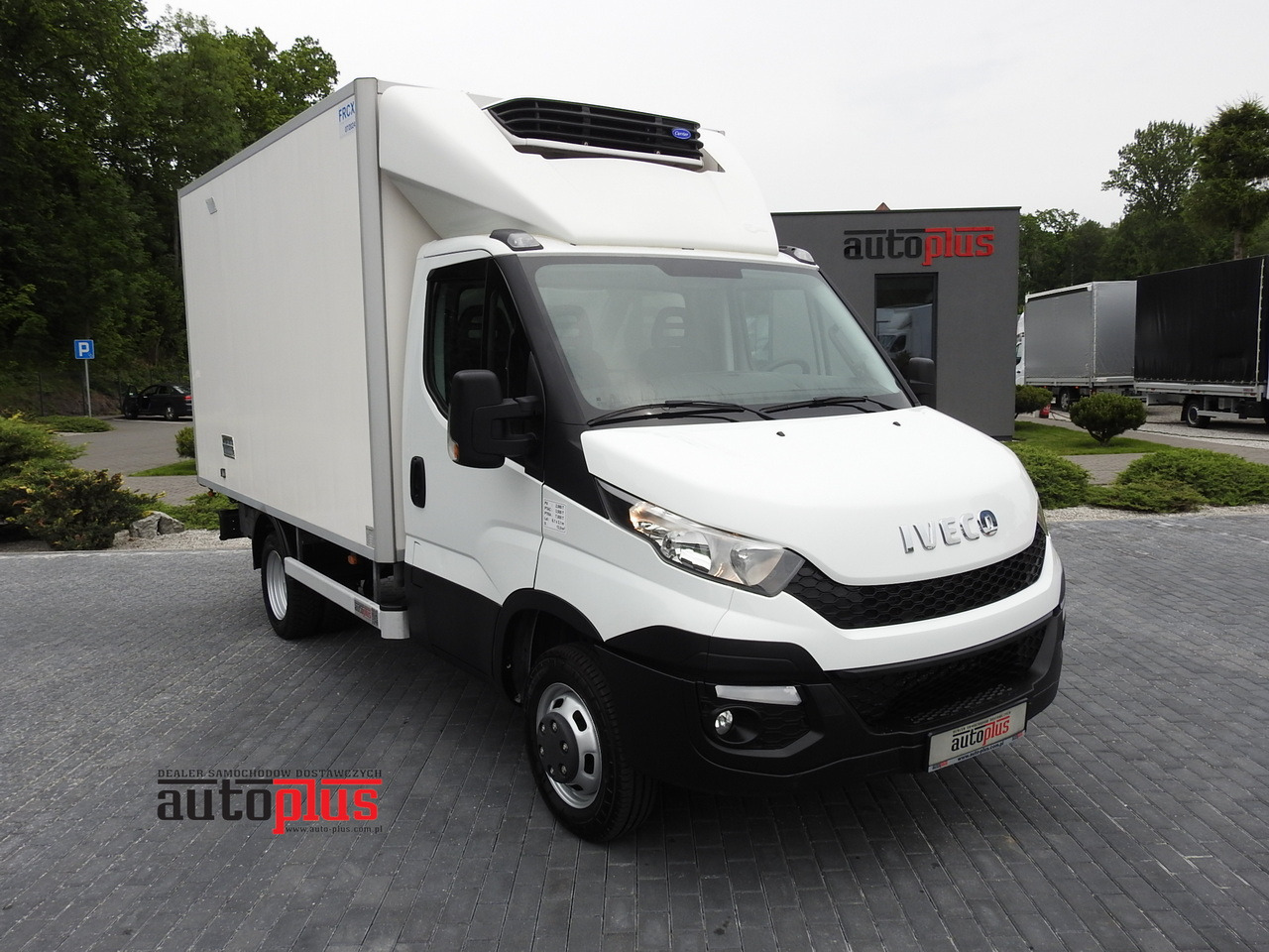 IVECO DAILY 35S15 REGRIGERATOR BOX -12*C 8 PALLETS CRUISE CONTROL TWIN WHEELS AIR CONDITIONING  150HP - Furgon frigorifer: foto 1 IVECO DAILY 35S15 REGRIGERATOR BOX -12*C 8 PALLETS CRUISE CONTROL TWIN WHEELS AIR CONDITIONING  150HP - Furgon frigorifer: foto 1