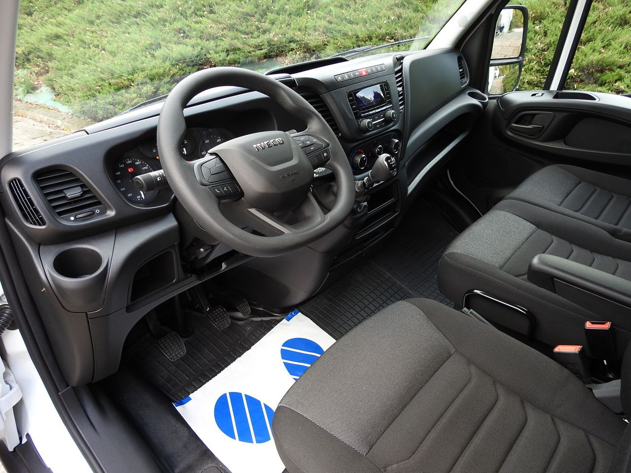 IVECO DAILY 35S16 NEW REGRIGERATOR BOX -10*C 8 PALLETS HEATING FUNCTION POWER SUPPLY 230V CRUISE CONTROL AIR CONDITIONING 160HP - Furgon frigorifer: foto 2 IVECO DAILY 35S16 NEW REGRIGERATOR BOX -10*C 8 PALLETS HEATING FUNCTION POWER SUPPLY 230V CRUISE CONTROL AIR CONDITIONING 160HP - Furgon frigorifer: foto 2