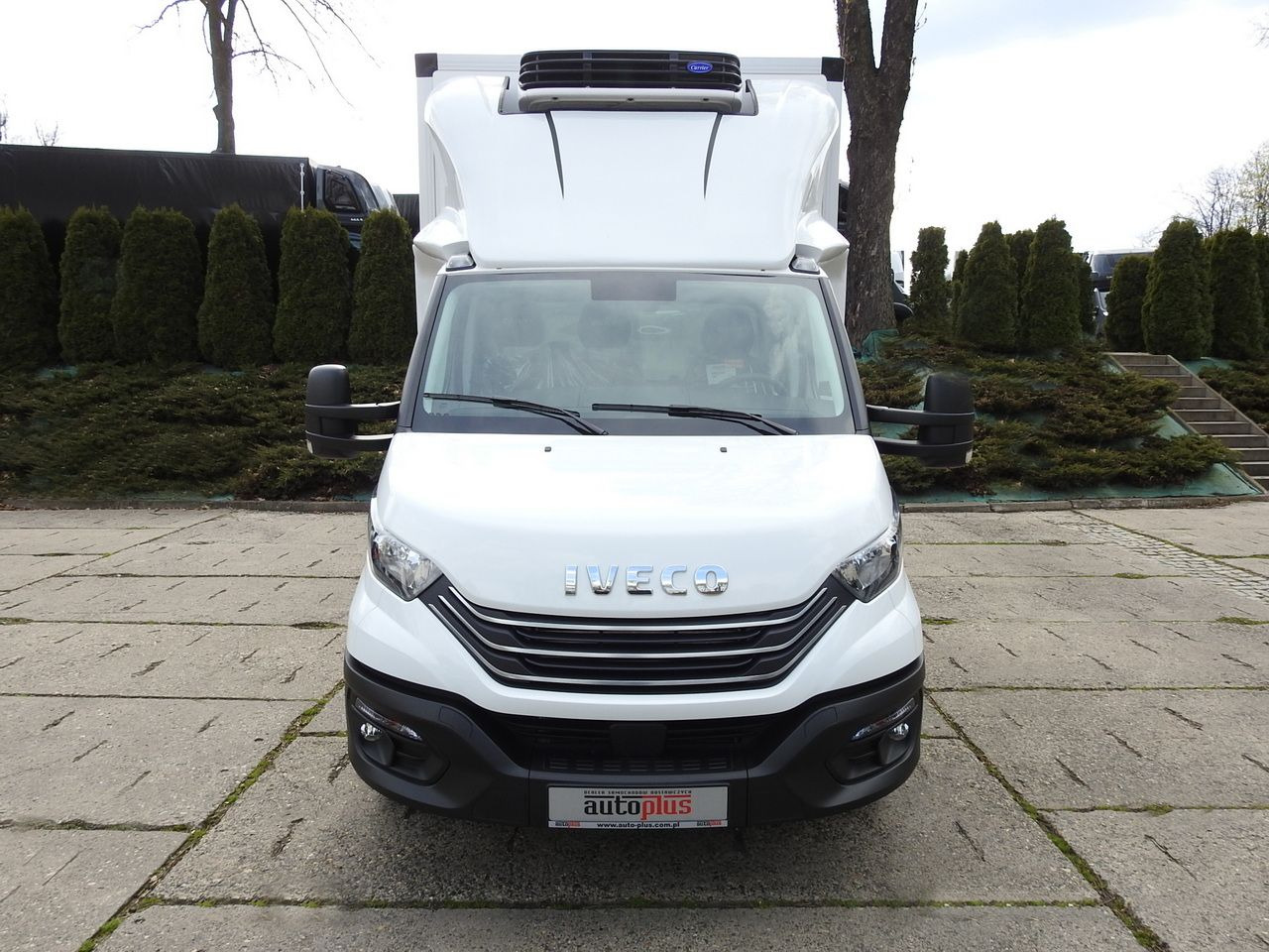 IVECO DAILY 35S16 NEW REGRIGERATOR BOX -10*C 8 PALLETS HEATING FUNCTION POWER SUPPLY 230V CRUISE CONTROL AIR CONDITIONING 160HP - Furgon frigorifer: foto 5 IVECO DAILY 35S16 NEW REGRIGERATOR BOX -10*C 8 PALLETS HEATING FUNCTION POWER SUPPLY 230V CRUISE CONTROL AIR CONDITIONING 160HP - Furgon frigorifer: foto 5