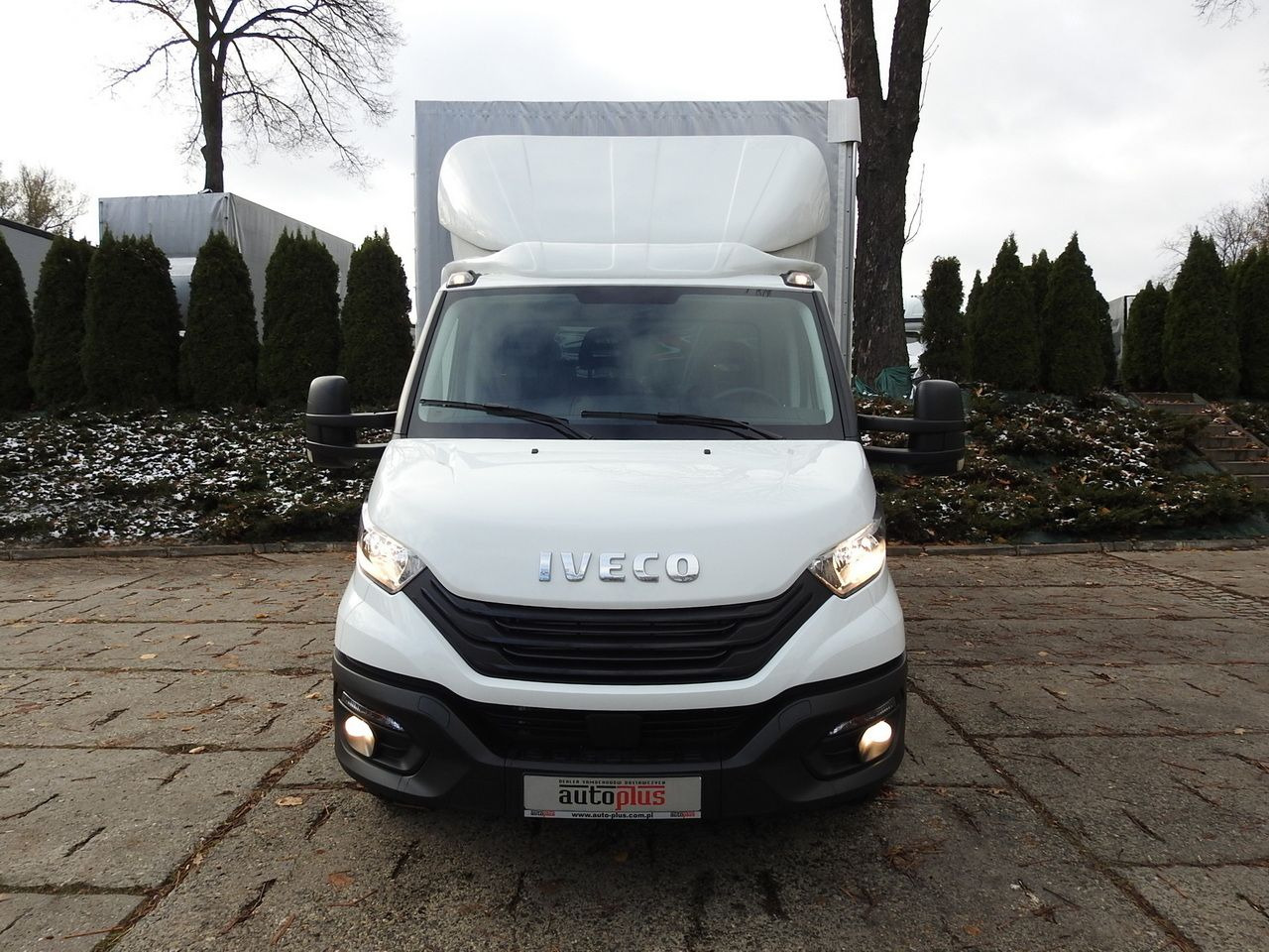 IVECO DAILY 35S16 NEW TARPAULIN LIFT 8 PALLETS CRUISE CONTROL AIR CONDITIONING 160HP - Kamioncine me tendë: foto 5 IVECO DAILY 35S16 NEW TARPAULIN LIFT 8 PALLETS CRUISE CONTROL AIR CONDITIONING 160HP - Kamioncine me tendë: foto 5