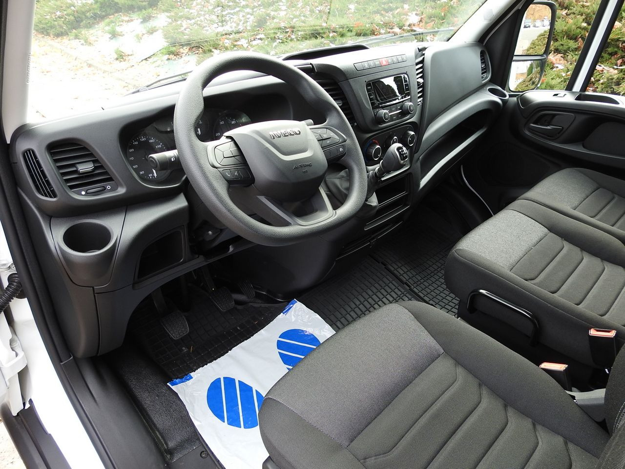 IVECO DAILY 35S16 NEW TARPAULIN LIFT 8 PALLETS CRUISE CONTROL AIR CONDITIONING 160HP - Kamioncine me tendë: foto 2 IVECO DAILY 35S16 NEW TARPAULIN LIFT 8 PALLETS CRUISE CONTROL AIR CONDITIONING 160HP - Kamioncine me tendë: foto 2