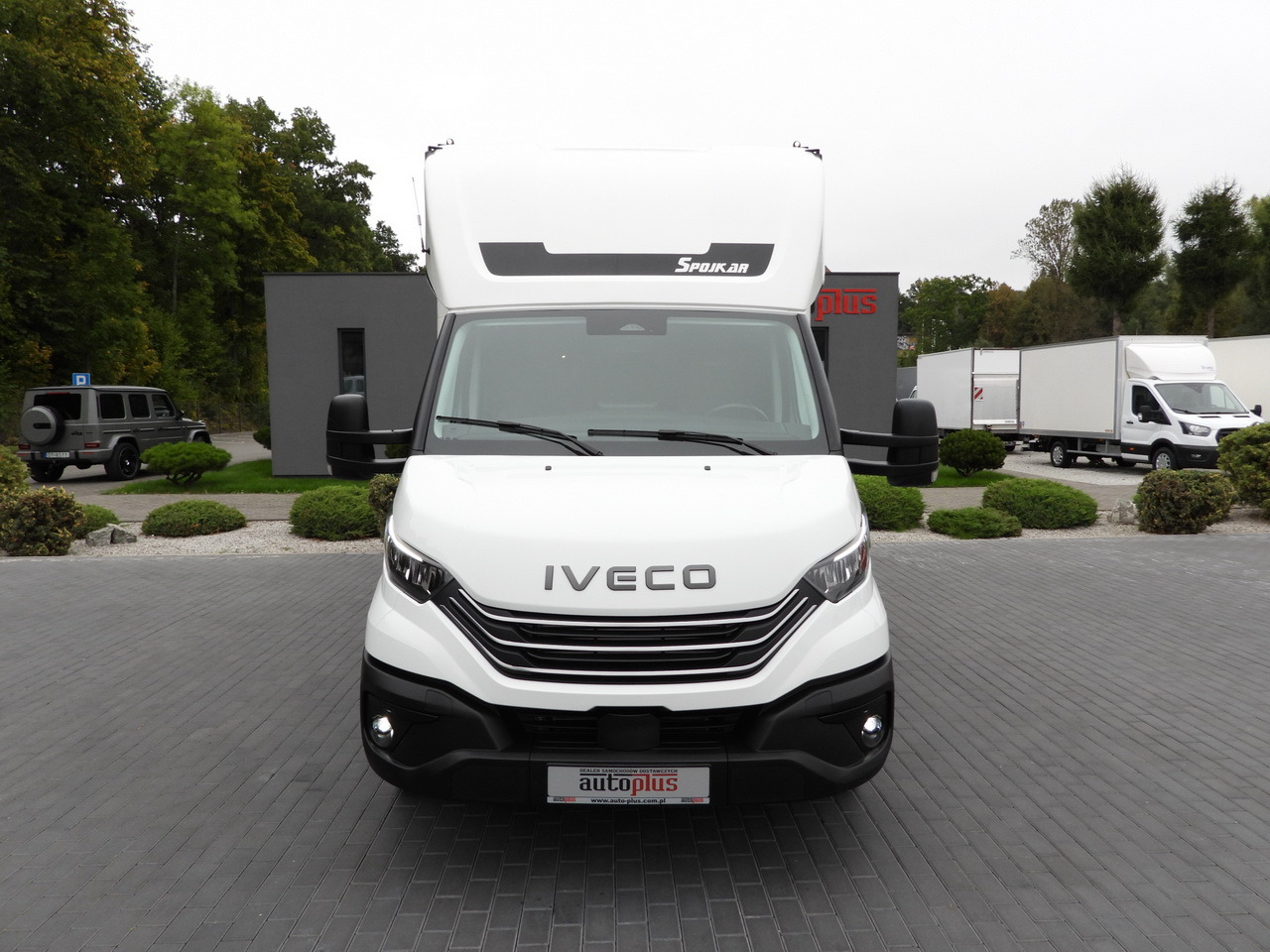 IVECO DAILY 35S18 BOX HI-MATIC LIFT 8 PALLETS CRUISE CONTROL NAVIGATION LED LIGHTS PNEUMATICS AUTOMATIC TRANSMISSION HI-MATIC AIR CONDITIONING 180HP - Kamioncine me kontinier: foto 5 IVECO DAILY 35S18 BOX HI-MATIC LIFT 8 PALLETS CRUISE CONTROL NAVIGATION LED LIGHTS PNEUMATICS AUTOMATIC TRANSMISSION HI-MATIC AIR CONDITIONING 180HP - Kamioncine me kontinier: foto 5