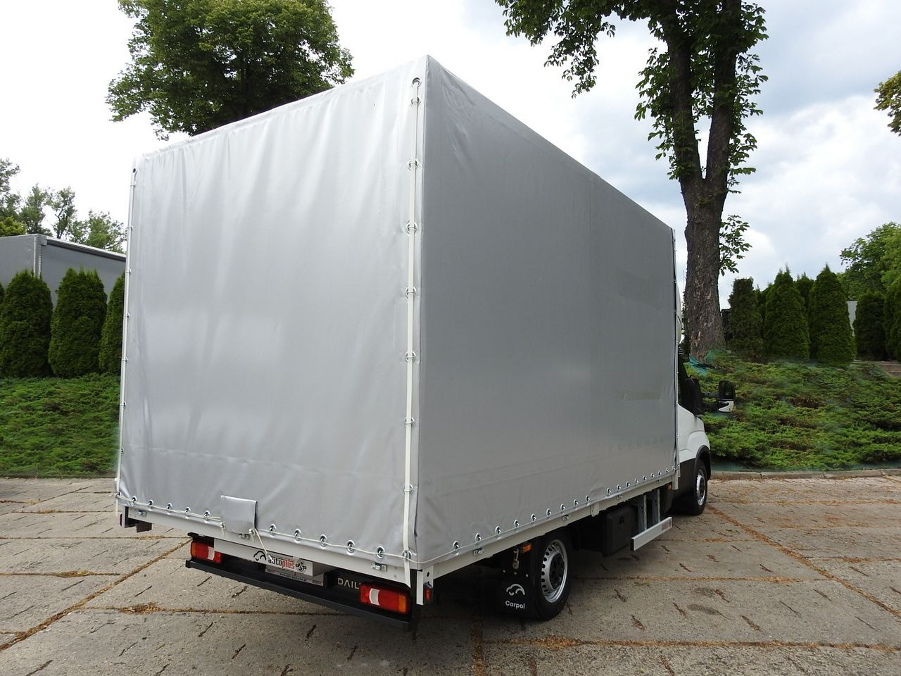 IVECO DAILY 35S18 NEW TARPAULIN WEBASTO CRUISE CONTROL AIR CONDITIONING 180HP - Kamioncine me tendë: foto 3 IVECO DAILY 35S18 NEW TARPAULIN WEBASTO CRUISE CONTROL AIR CONDITIONING 180HP - Kamioncine me tendë: foto 3