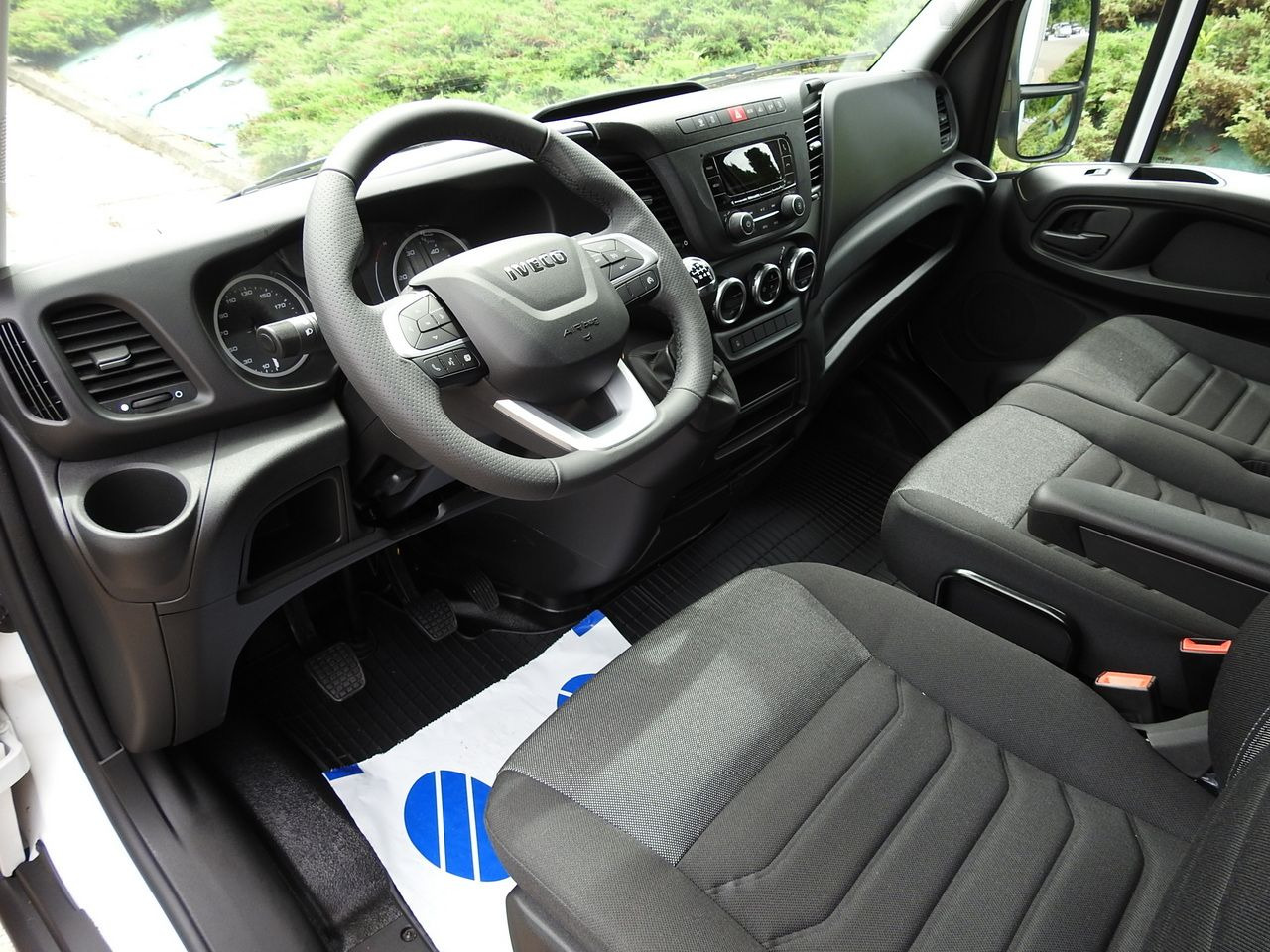 IVECO DAILY 35S18 NEW TARPAULIN WEBASTO CRUISE CONTROL AIR CONDITIONING 180HP - Kamioncine me tendë: foto 2 IVECO DAILY 35S18 NEW TARPAULIN WEBASTO CRUISE CONTROL AIR CONDITIONING 180HP - Kamioncine me tendë: foto 2