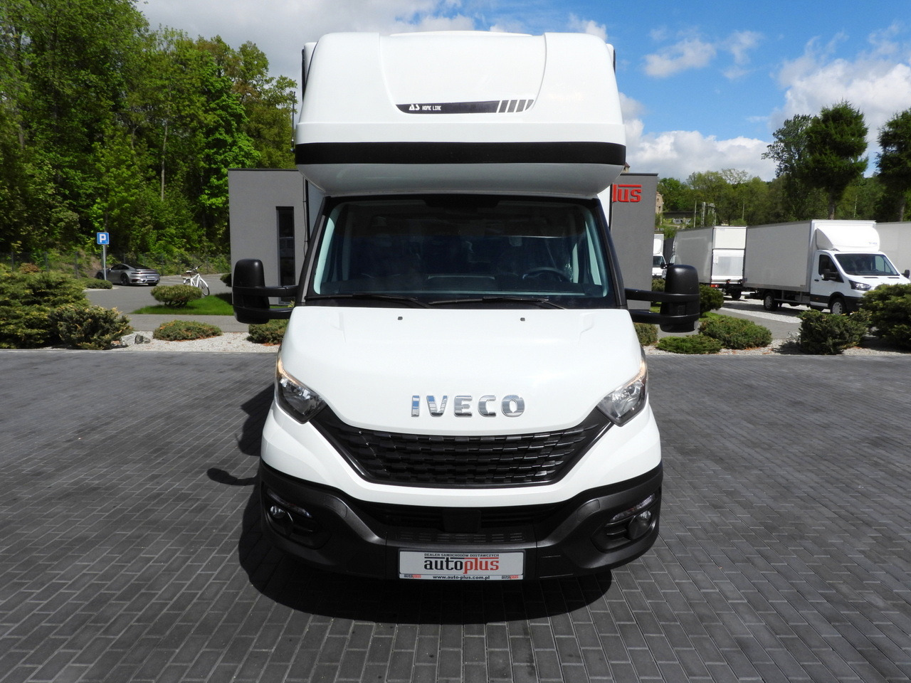 IVECO DAILY 35S18 TARPAULIN 10 PALLETS WEBASTO CRUISE CONTROL AIR CONDITIONING 180HP - Kamioncine me tendë: foto 5 IVECO DAILY 35S18 TARPAULIN 10 PALLETS WEBASTO CRUISE CONTROL AIR CONDITIONING 180HP - Kamioncine me tendë: foto 5